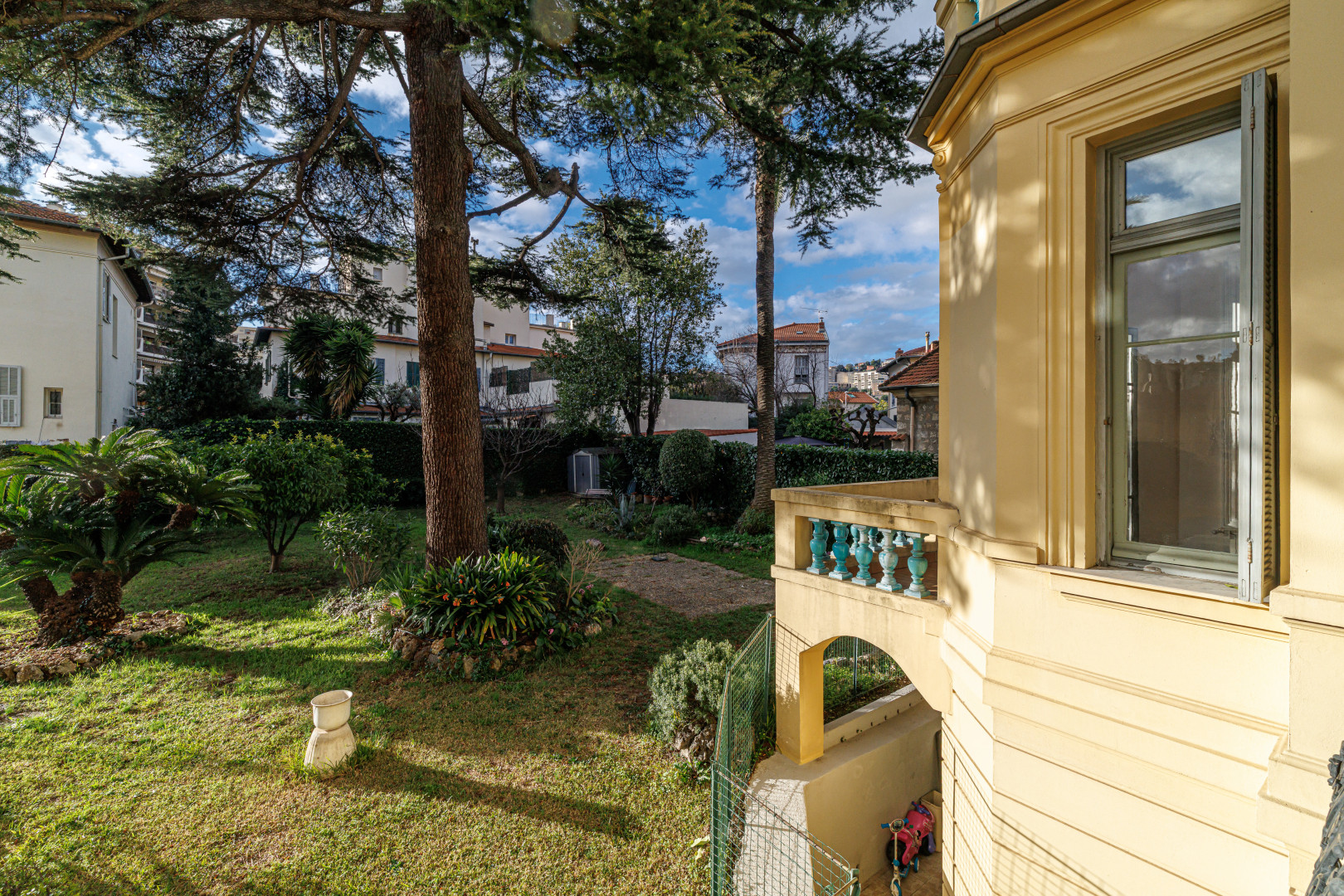 
                                                Vente
                                                 Nice - Saint-Sylvestre- Grand 5/6 pièces