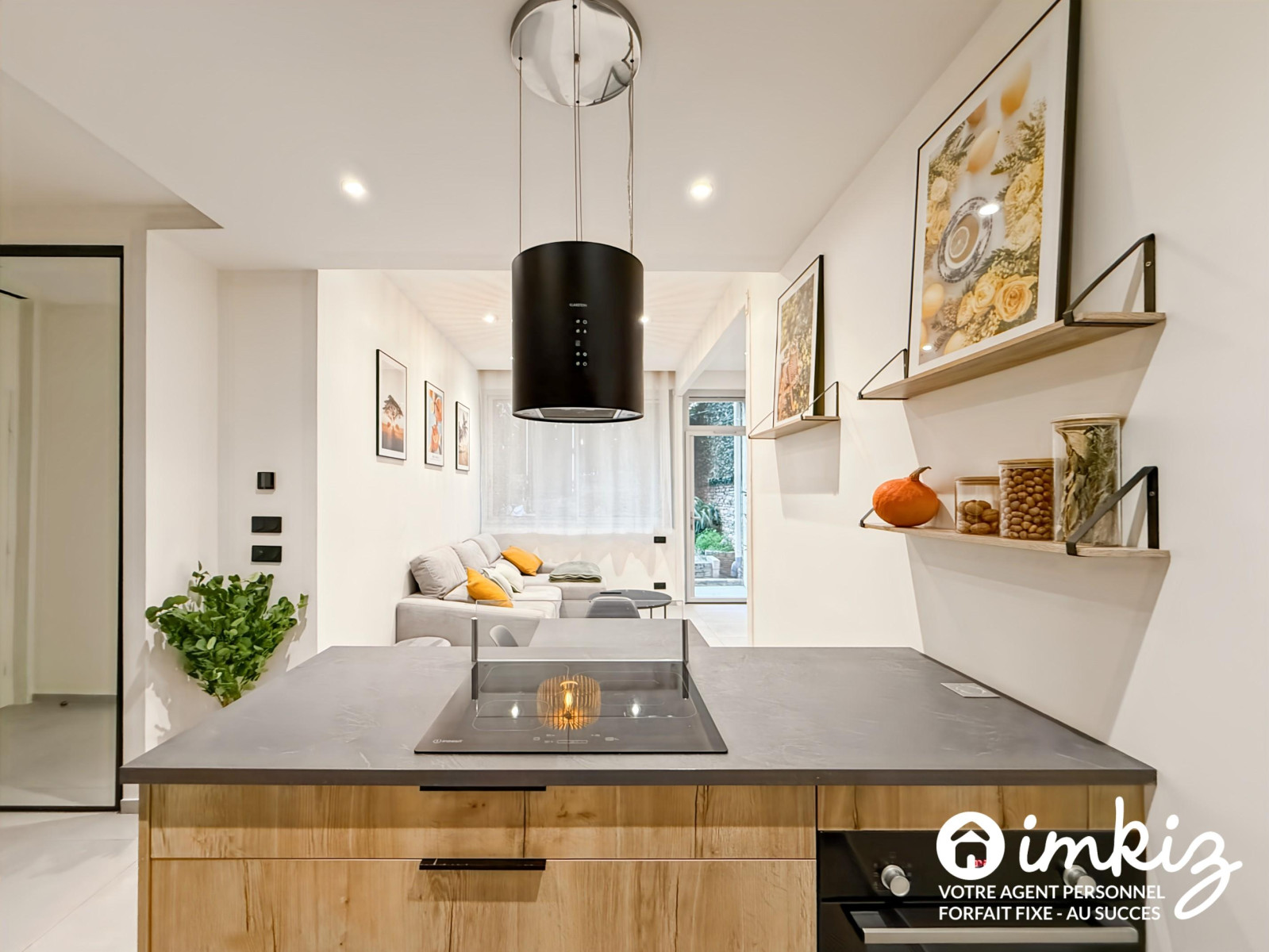 
                                                Vente
                                                 Nice -  Superbe T3 rénové avec jardin