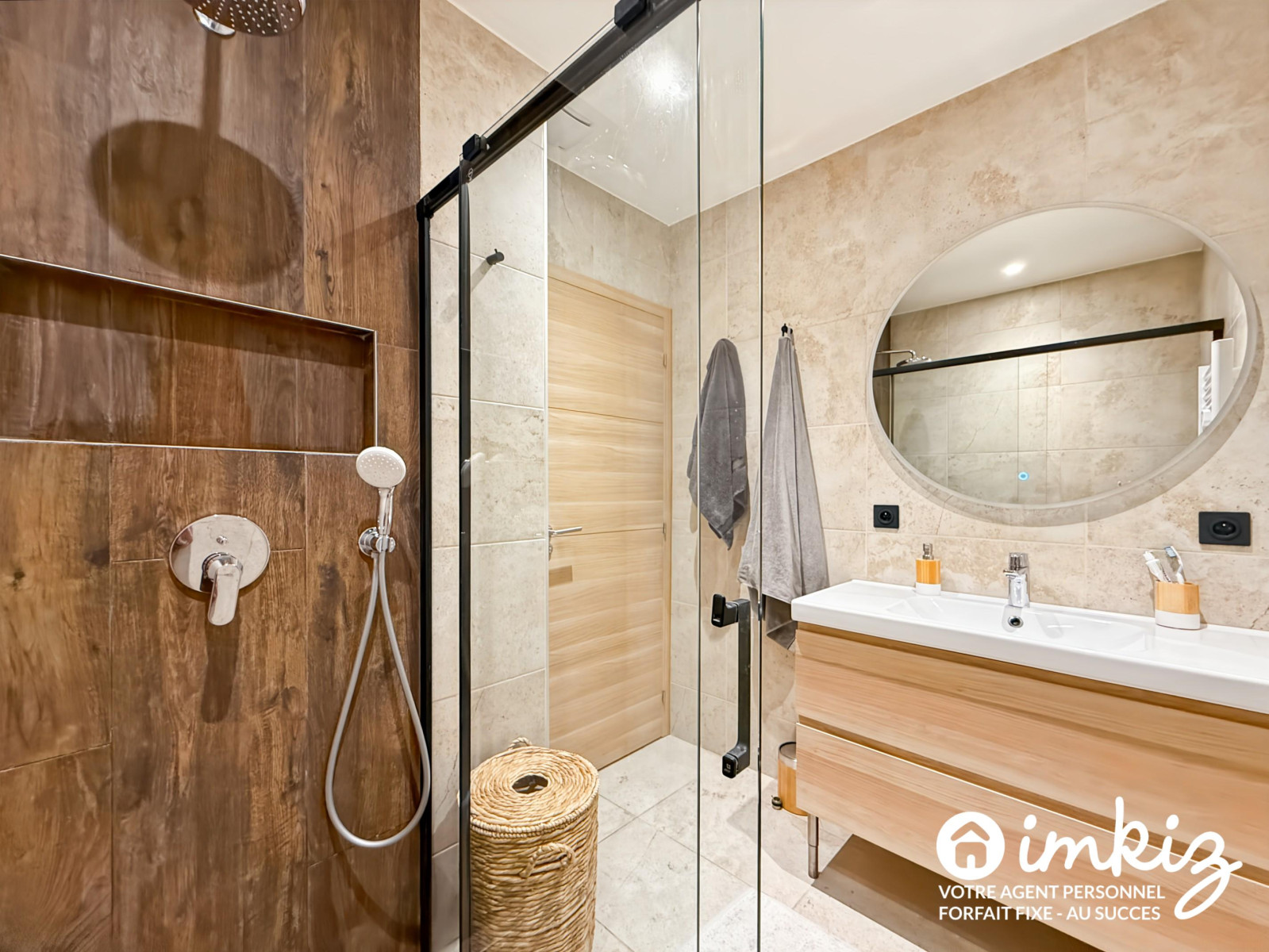 
                                                Vente
                                                 Nice -  Superbe T3 rénové avec jardin