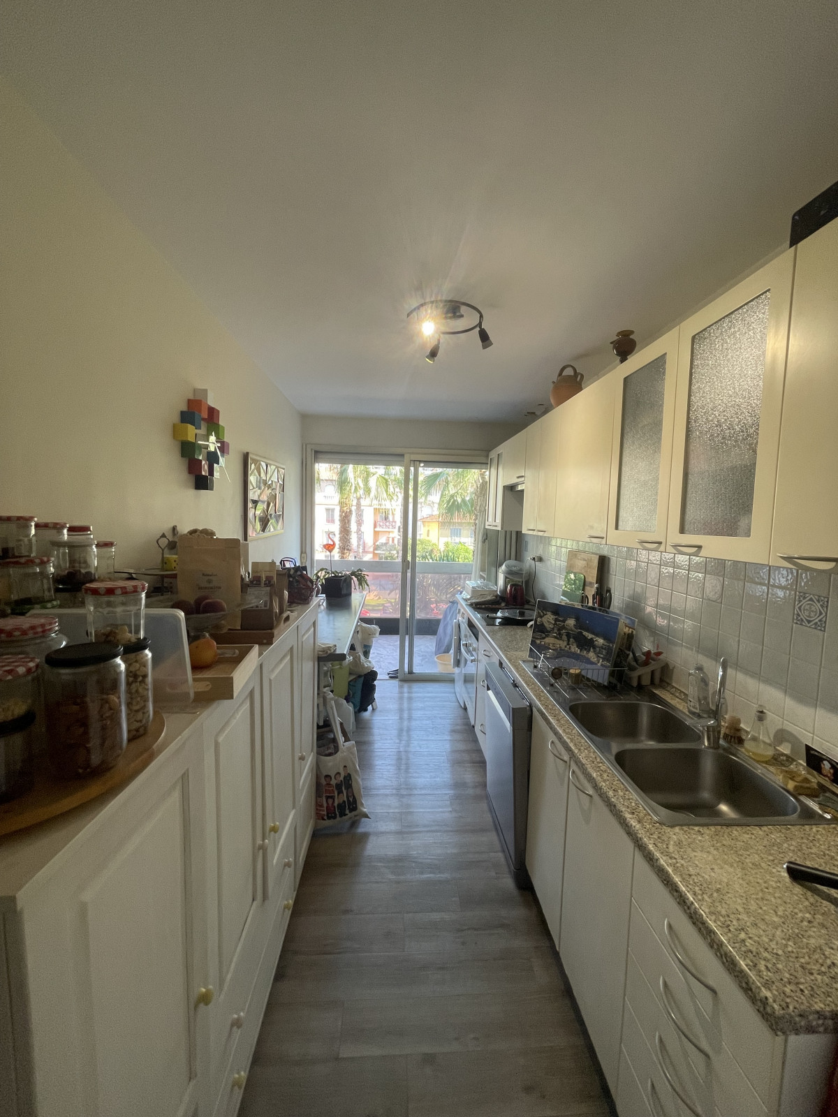 
                                                Location
                                                 NICE / VALROSE - Appartement 4 pièces avec cave et garage à louer