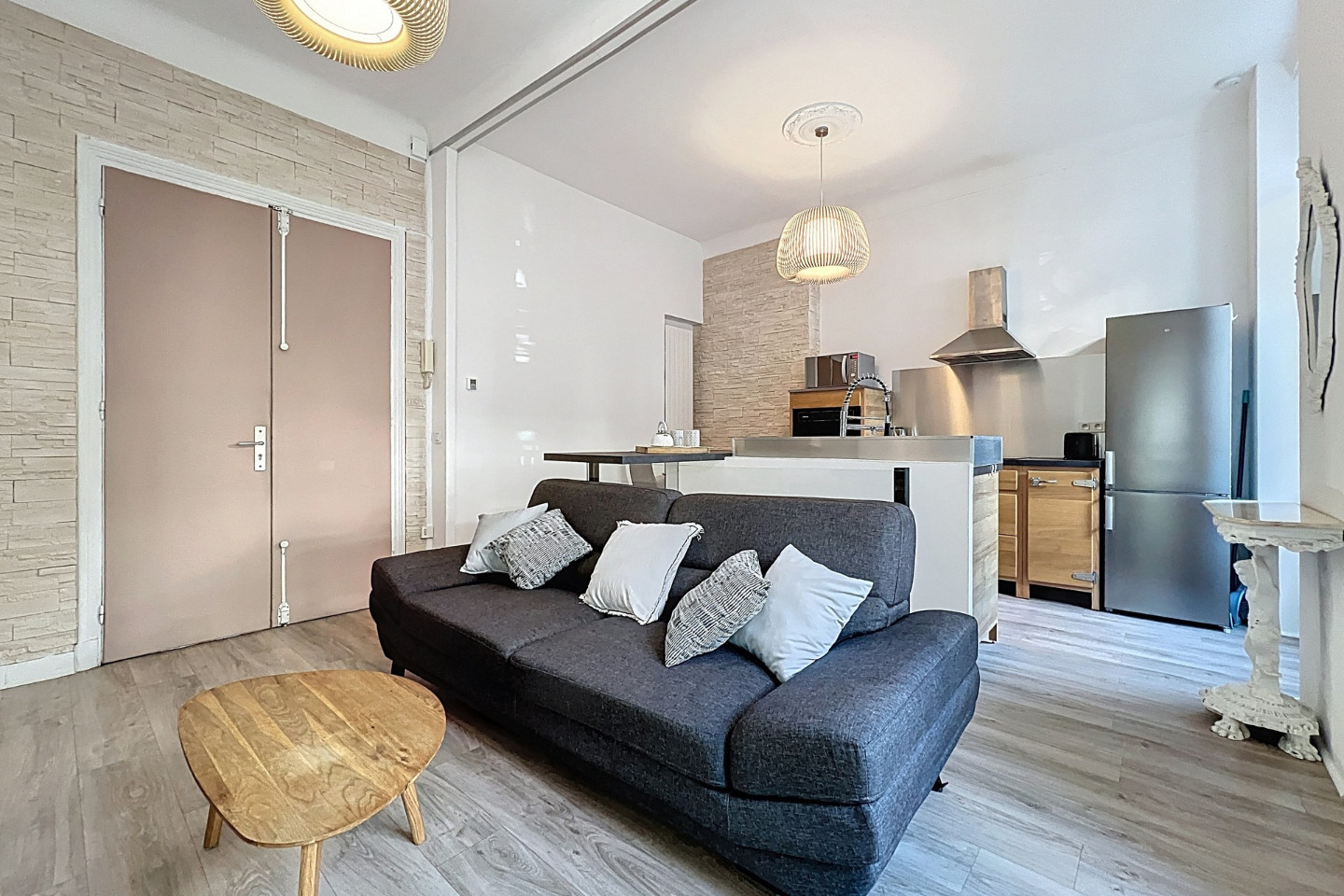 
                                                Vente
                                                 Nice Valrose - Charmant 2 pièces en duplex