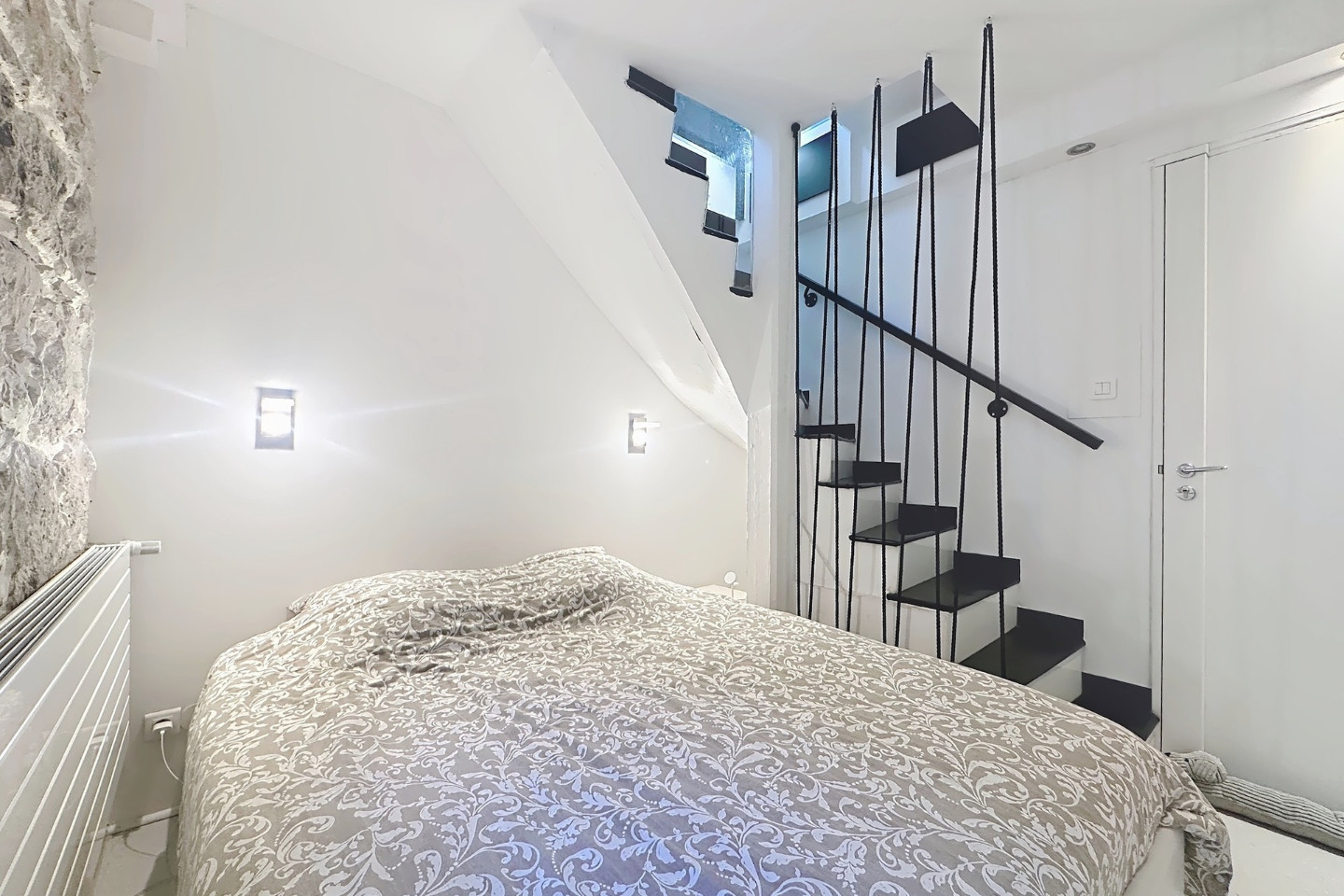 
                                                Vente
                                                 Nice Valrose - Charmant 2 pièces en duplex