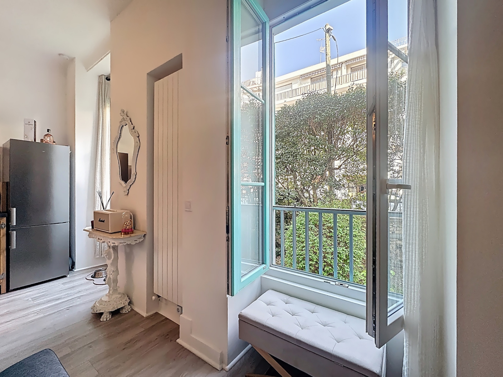 
                                                Vente
                                                 Nice Valrose - Charmant 2 pièces en duplex dans un Palais Belle Epoque entouré de jardins