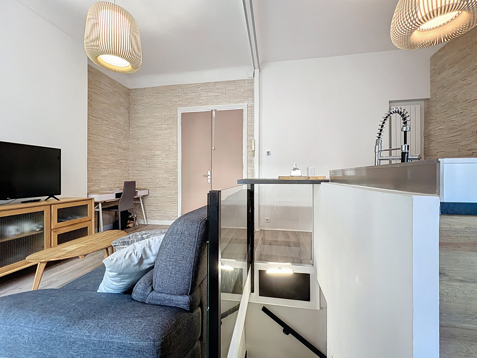 
                                                Vente
                                                 Nice Valrose - Charmant 2 pièces en duplex