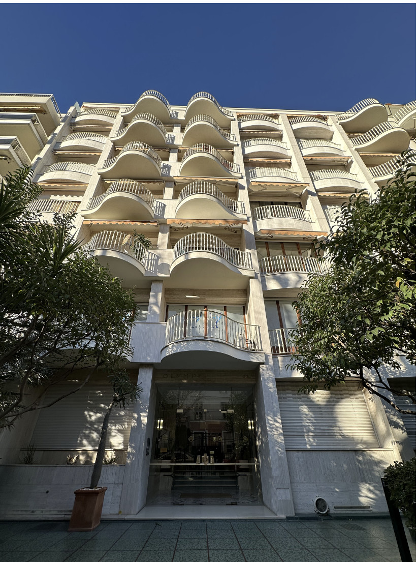 
                                                Vente
                                                 Nice Victor Hugo - Élégant 3 pièces traversant de 80 m² avec vue dégagée