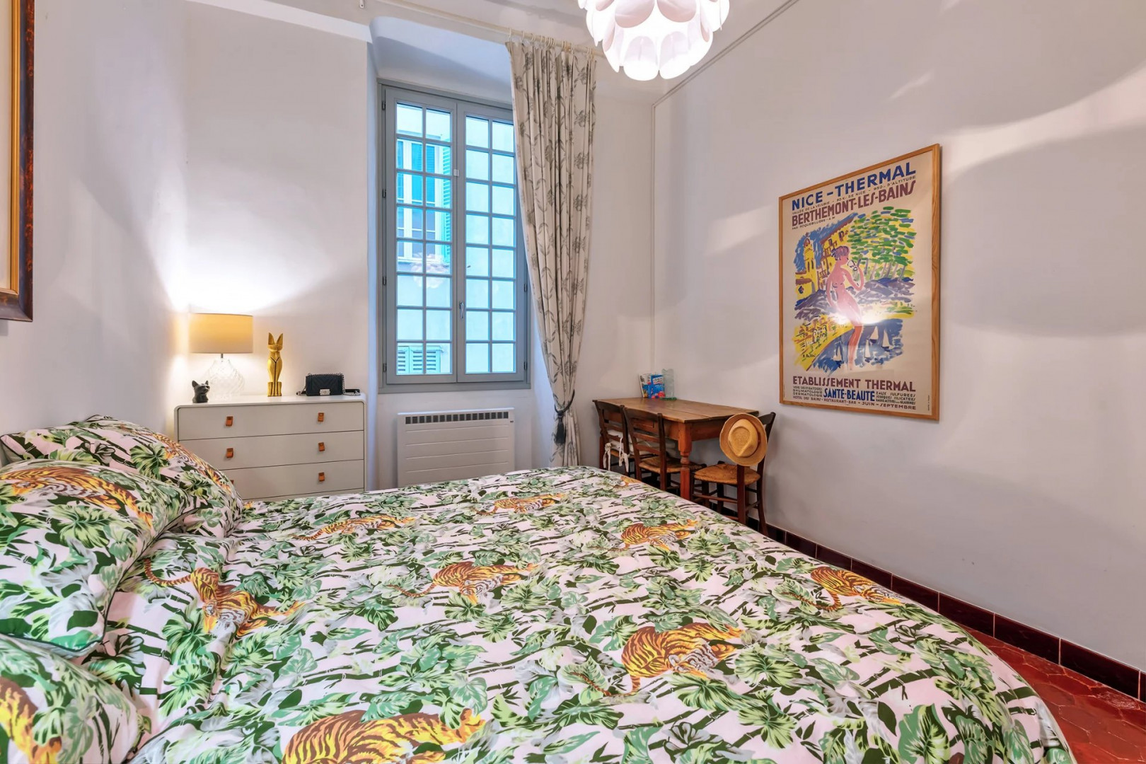 
                                                Vente
                                                 NICE - Vieille Ville : Élégant appartement 3 pièces de 109m² dan