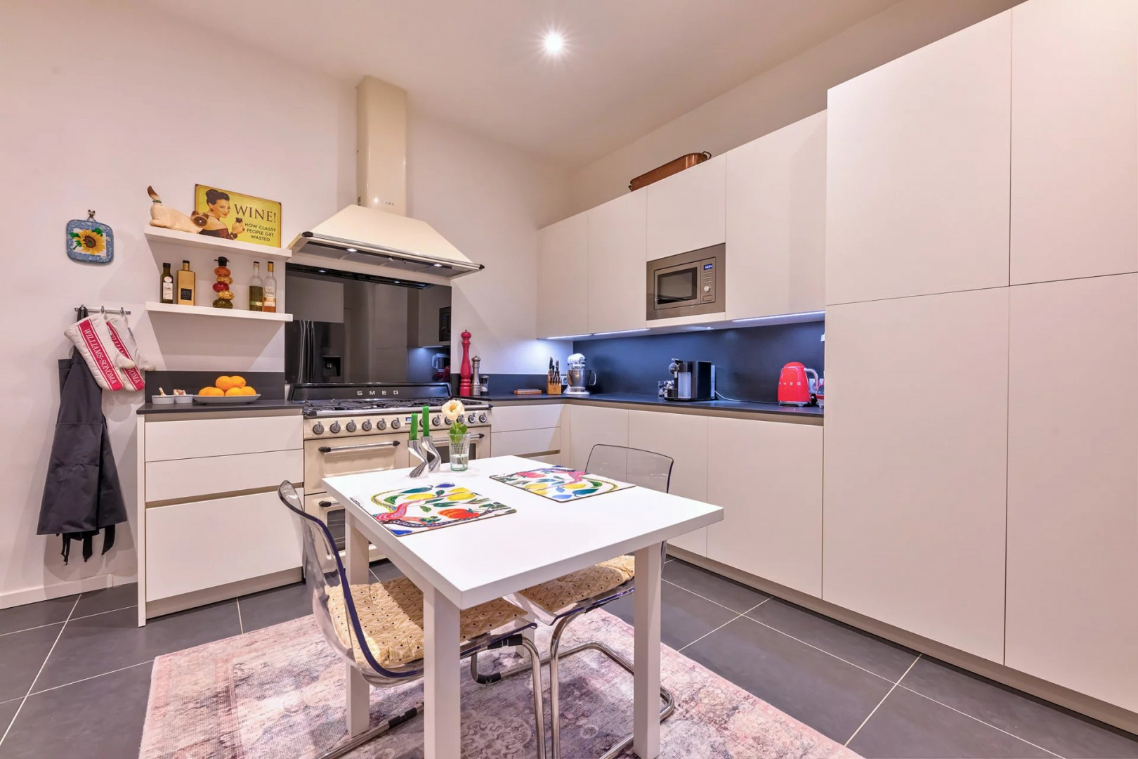 
                                                Vente
                                                 NICE - Vieille Ville : Élégant appartement 3 pièces de 109m² dan
