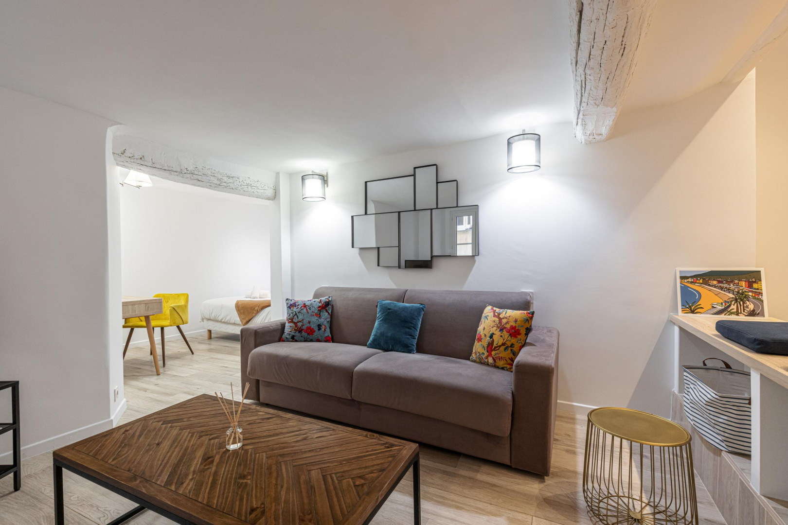 
                                                Vente
                                                 Nice - Vieux Nice - Charmant 2 pièces de 42 m² entièrement rénové au coeur de la vieille ville