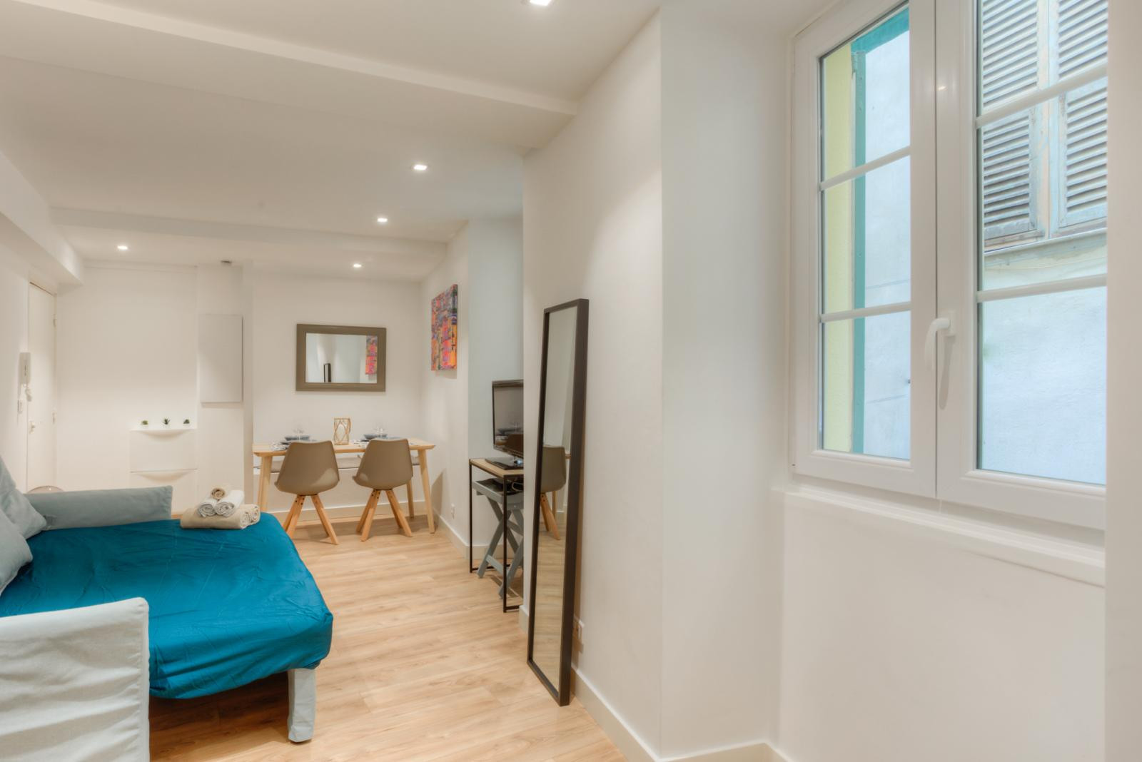 
                                                Vente
                                                 Nice - Vieux Nice - Charmant studio de 23 m² entièrement rénové a deux pas de la Place Rosetti