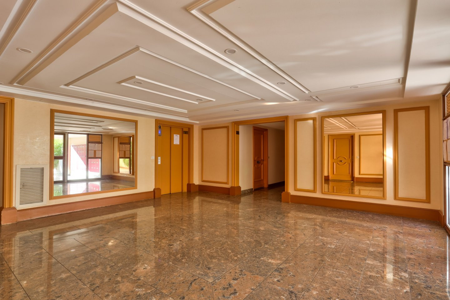 
                                                Vente
                                                 Nice - Wilson - Beau 3 pièces de 63 m² avec terrasse et vue panoramique