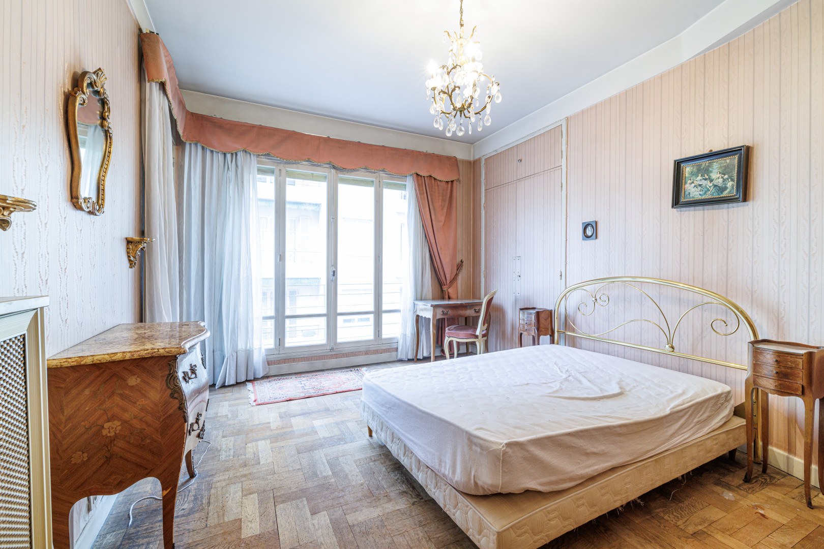 
                                                Vente
                                                 Nice - Wilson-  Joli 3 pièces traversant avec de nombreux extérieurs à rénover