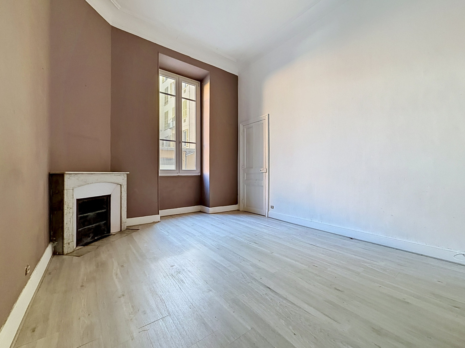 
                                                Vente
                                                 Nice Wilson - Vaste 4 pièces  98 m2