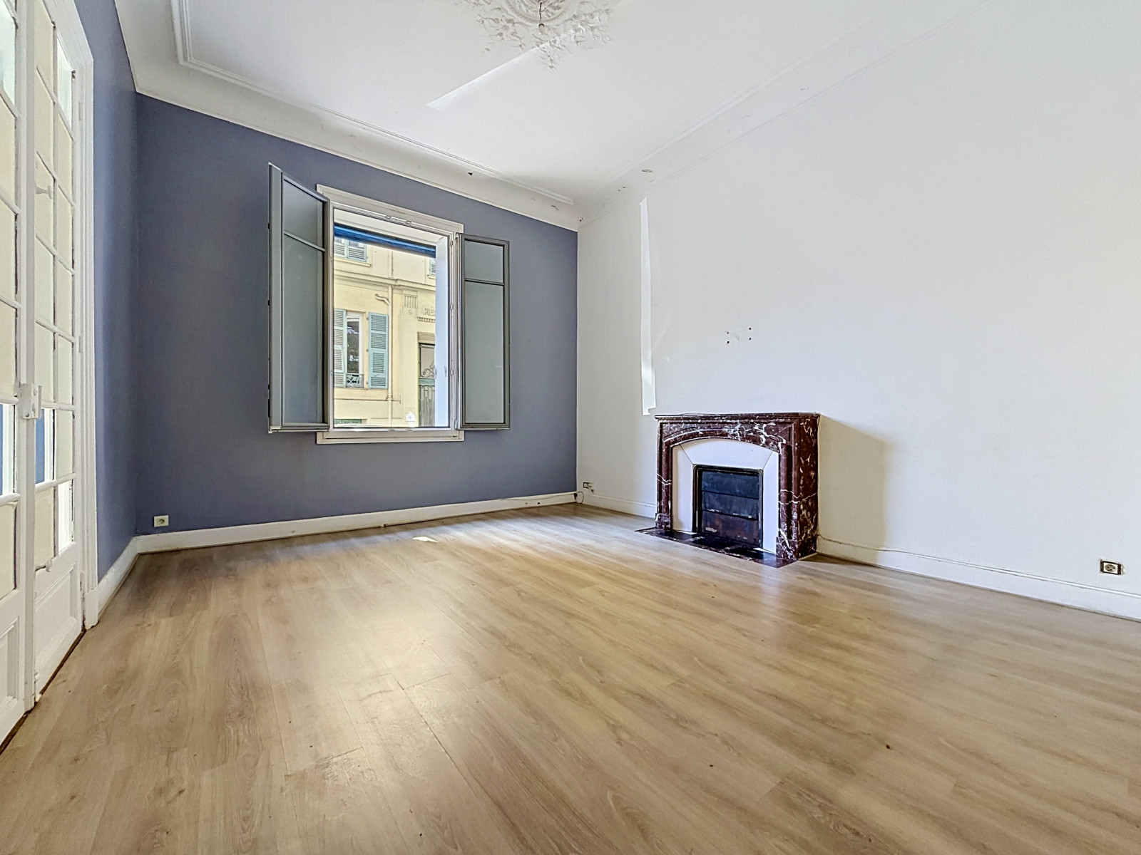 
                                                Vente
                                                 Nice Wilson - Vaste 4 pièces  98 m2