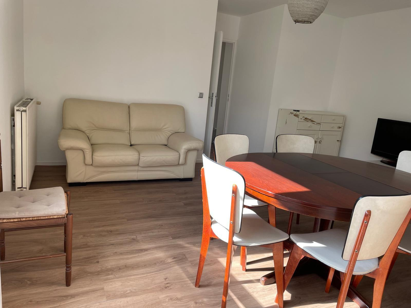 
                                                Location
                                                 Nid douillet meublé à  3mn du M Créteil Pointe lac