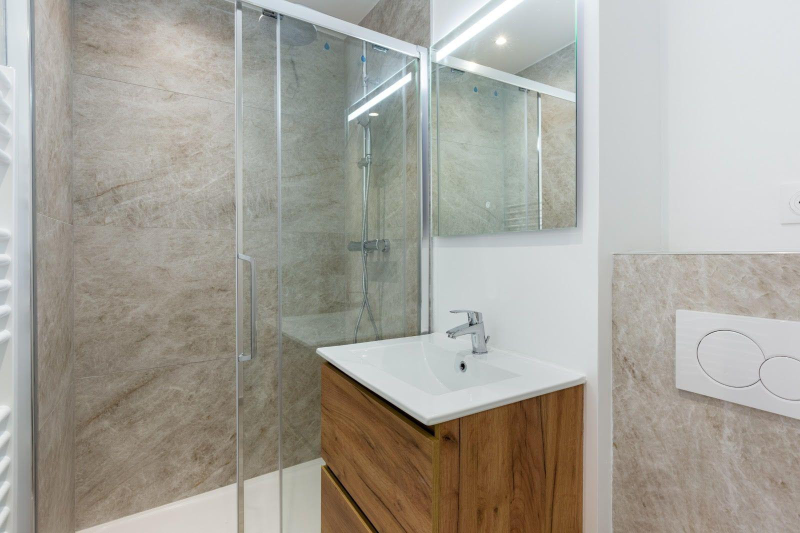 
                                                Location
                                                 Nid douillet Paris 16