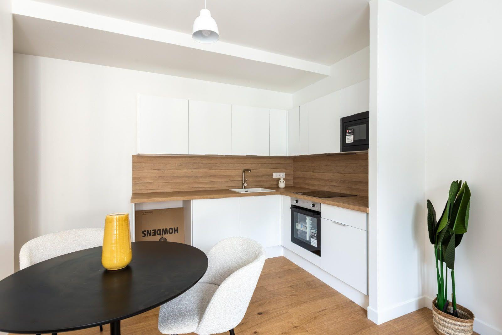 
                                                Location
                                                 Nid douillet Paris 16