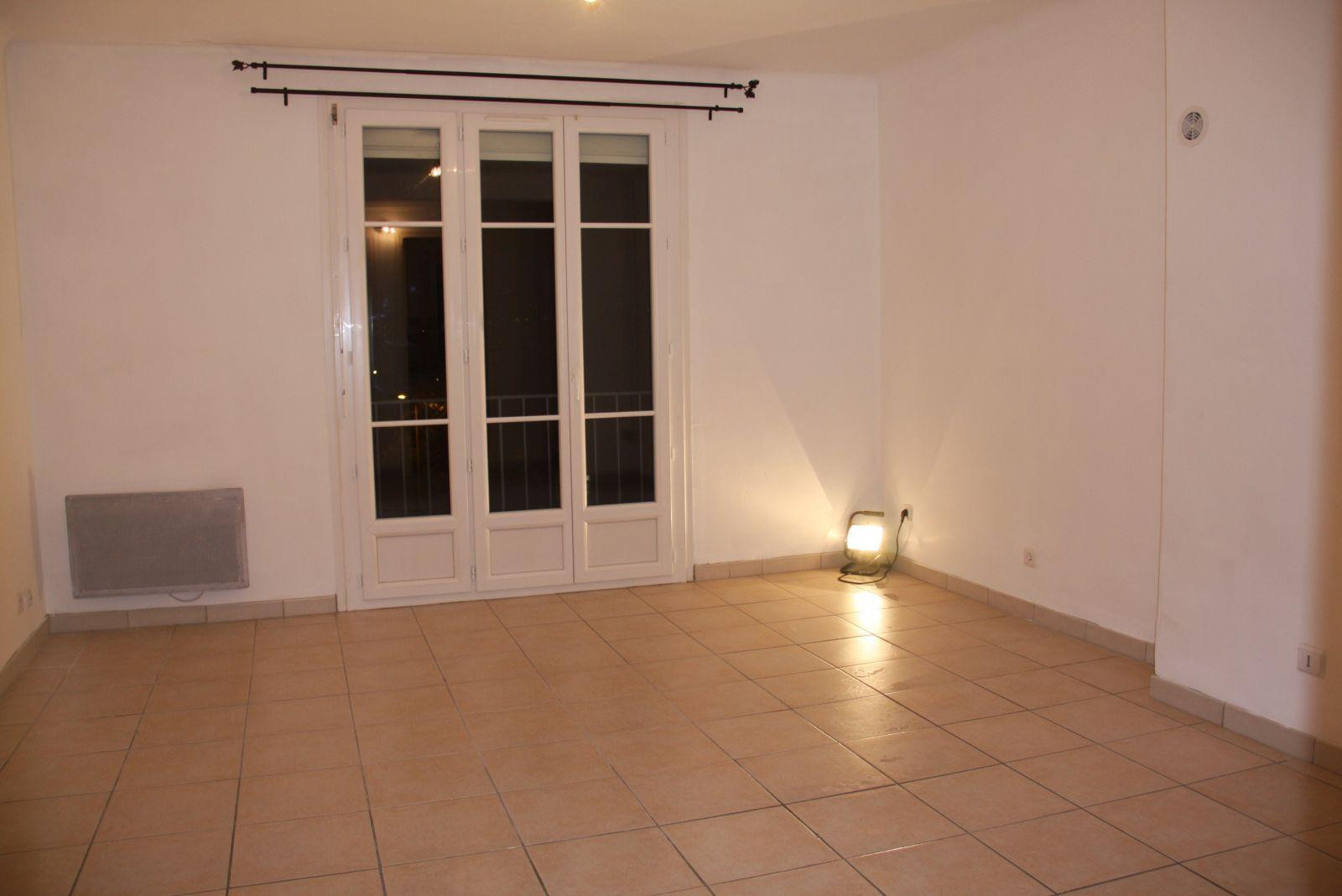 
                                                Location
                                                 Nîmes quartier Talabot appartement T3 de 54 m2