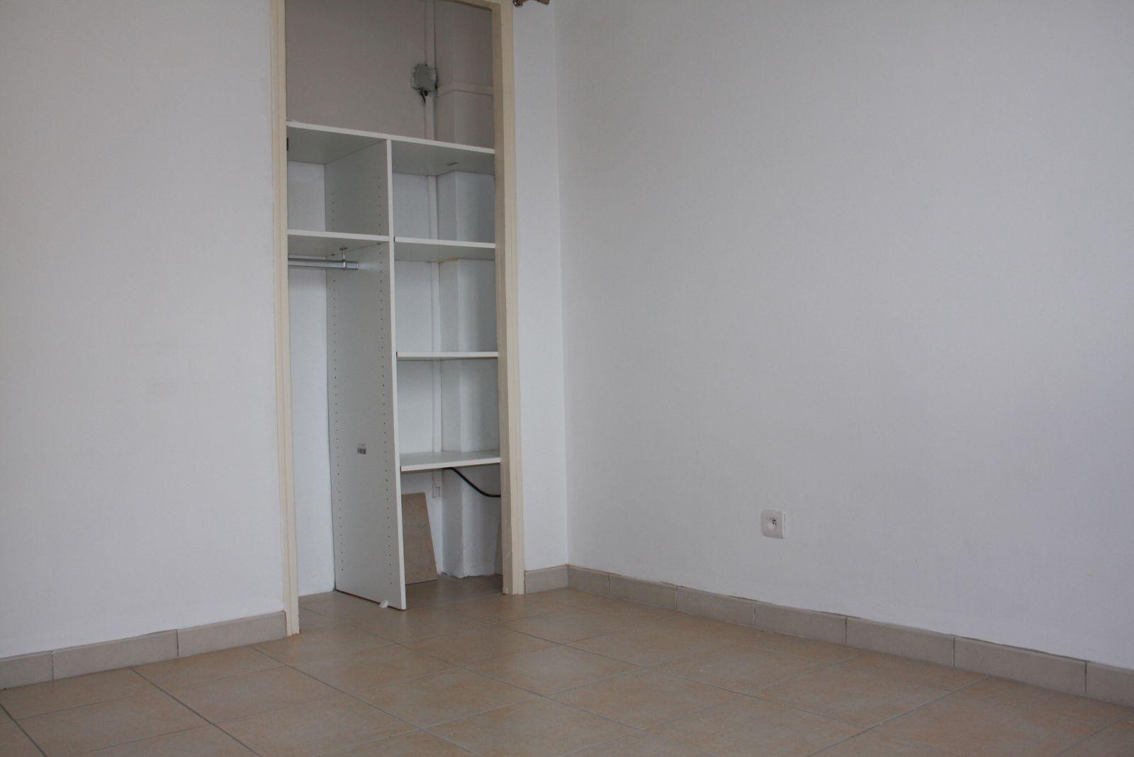 
                                                Location
                                                 Nîmes quartier Talabot appartement T3 de 54 m2