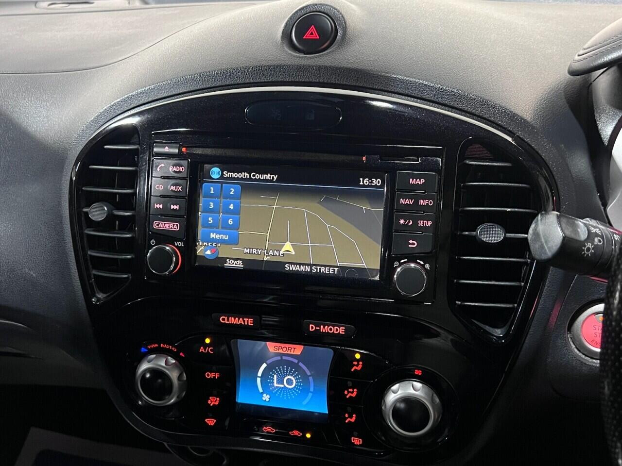 Voiture
                                                 Nissan Juke 1.5 dCi Tekna SUV 5dr Diesel Manual Euro 6 (s/s) (110 ps)