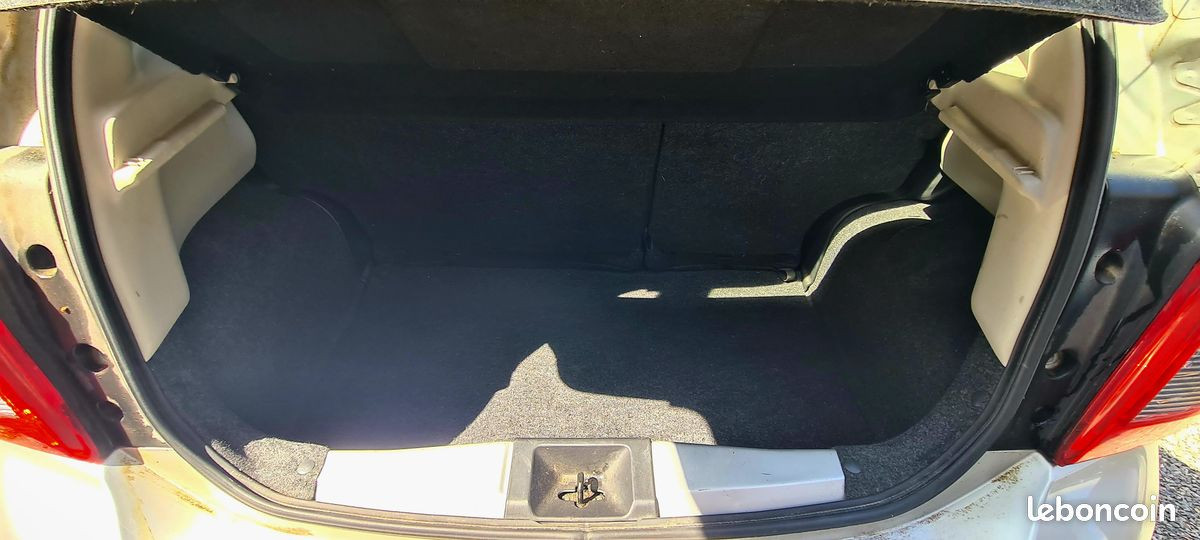 
                                                Voiture
                                                 Nissan micra acenta 80 ch 5 portes