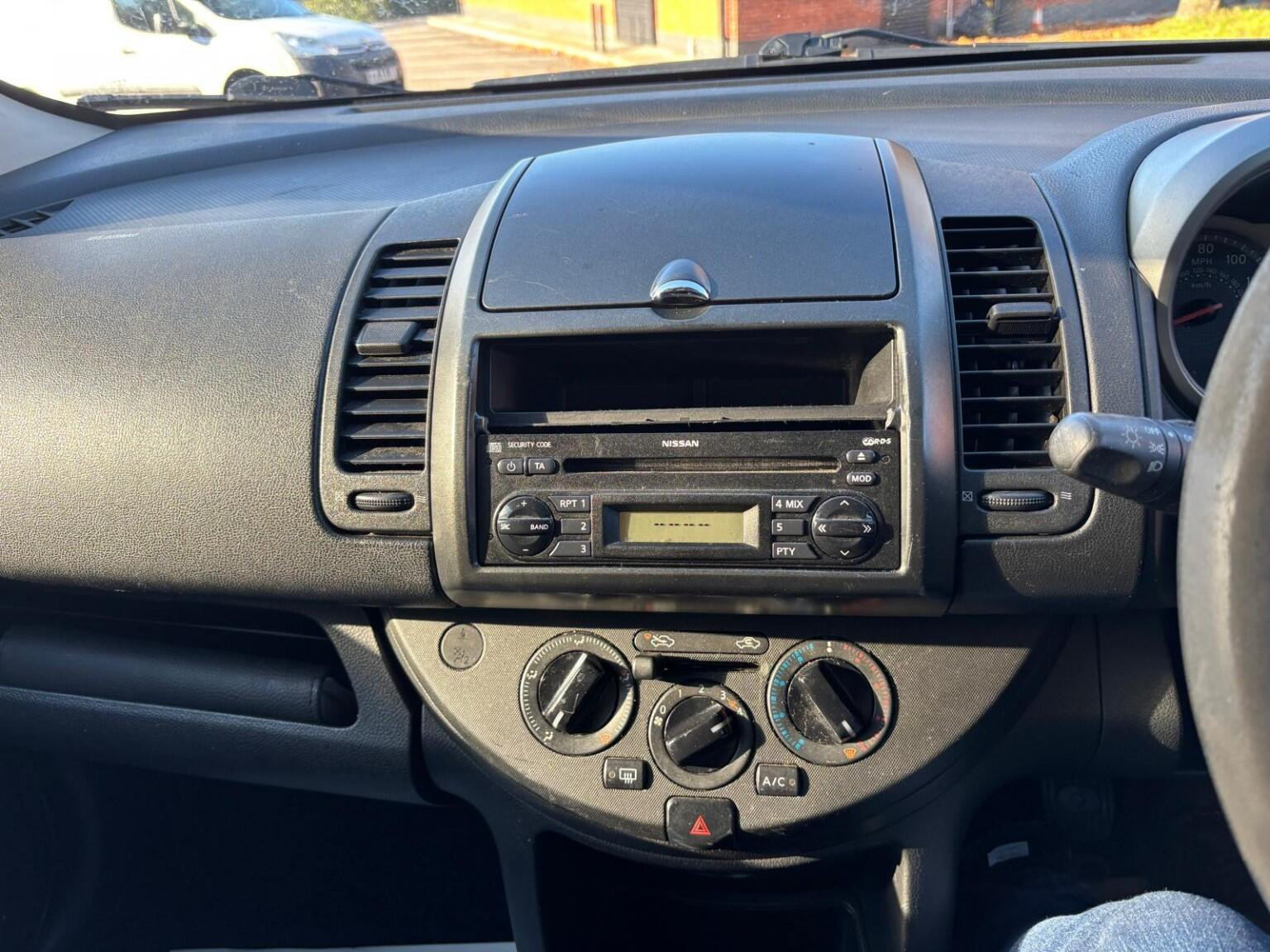 
                                                Voiture
                                                 Nissan Note 1.4 16v SE 5dr