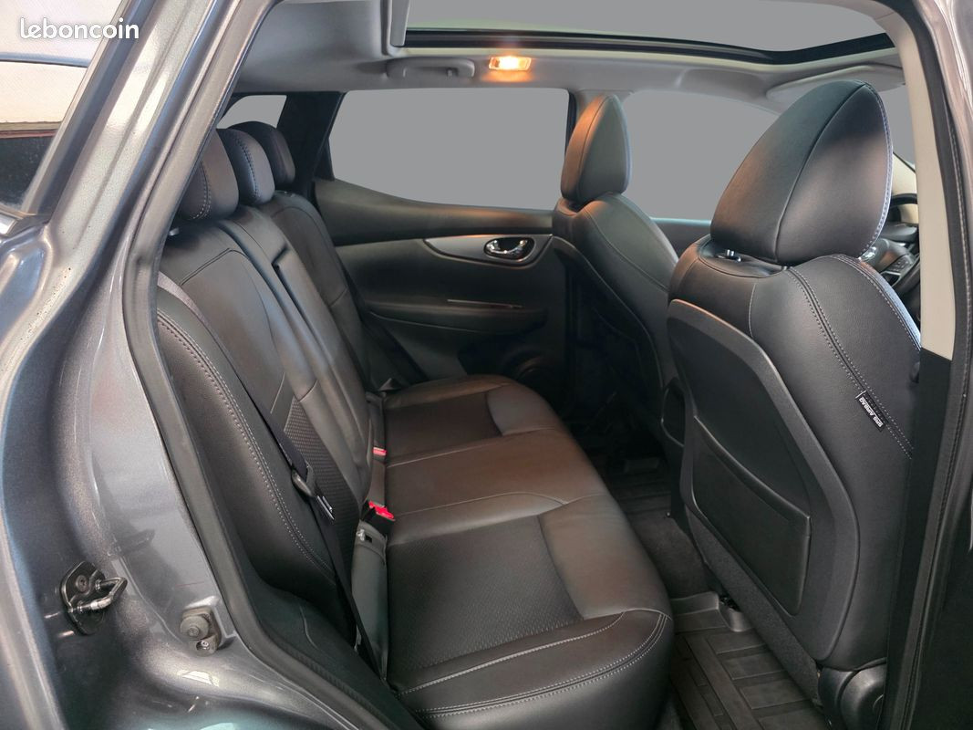 
                                                Voiture
                                                 Nissan qashqai - 1.5 dci 110 cv tekna+