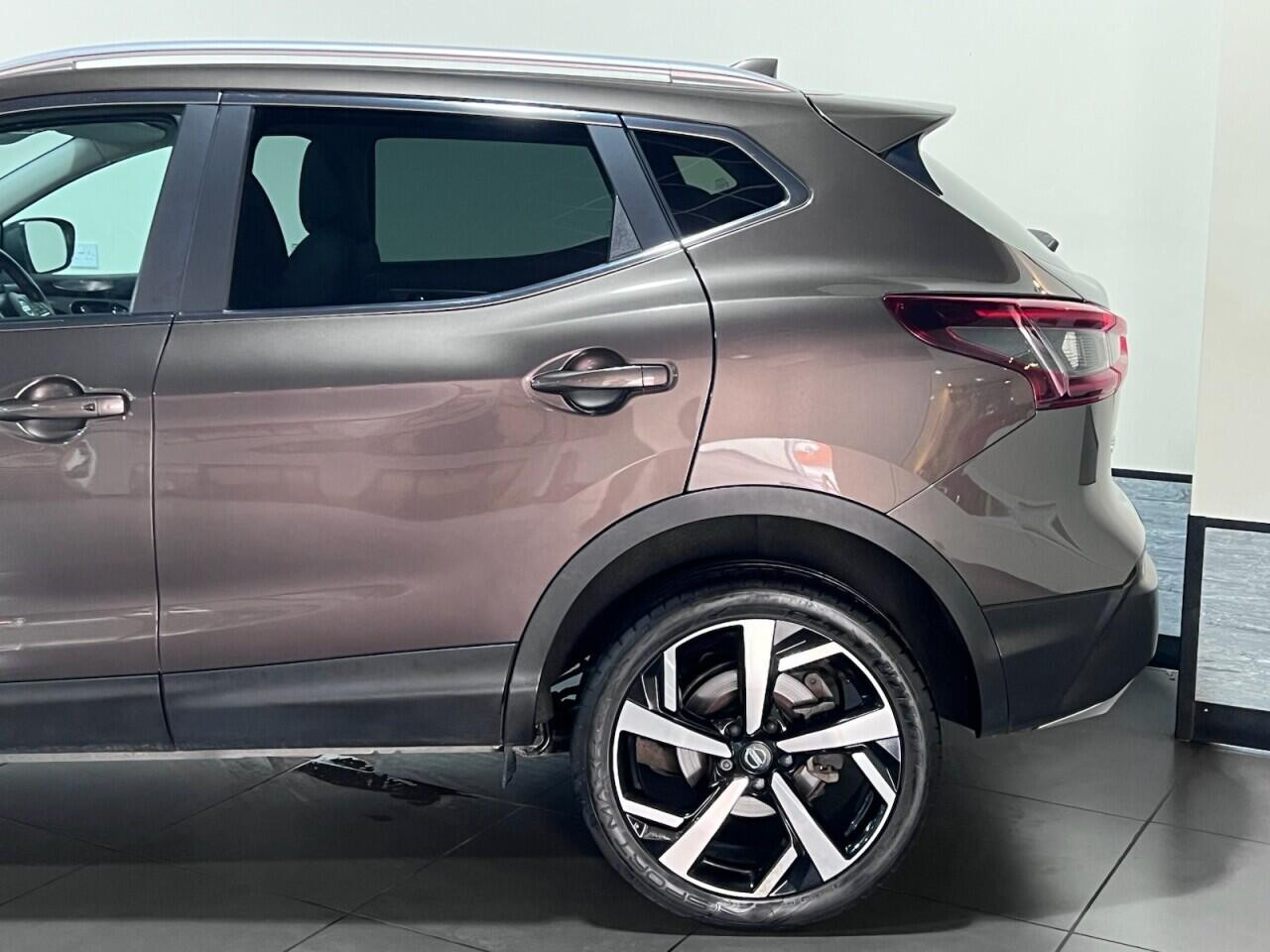 Voiture
                                                 Nissan Qashqai 1.5 dCi Tekna SUV 5dr Diesel Manual Euro 6 (s/s) (115 ps)