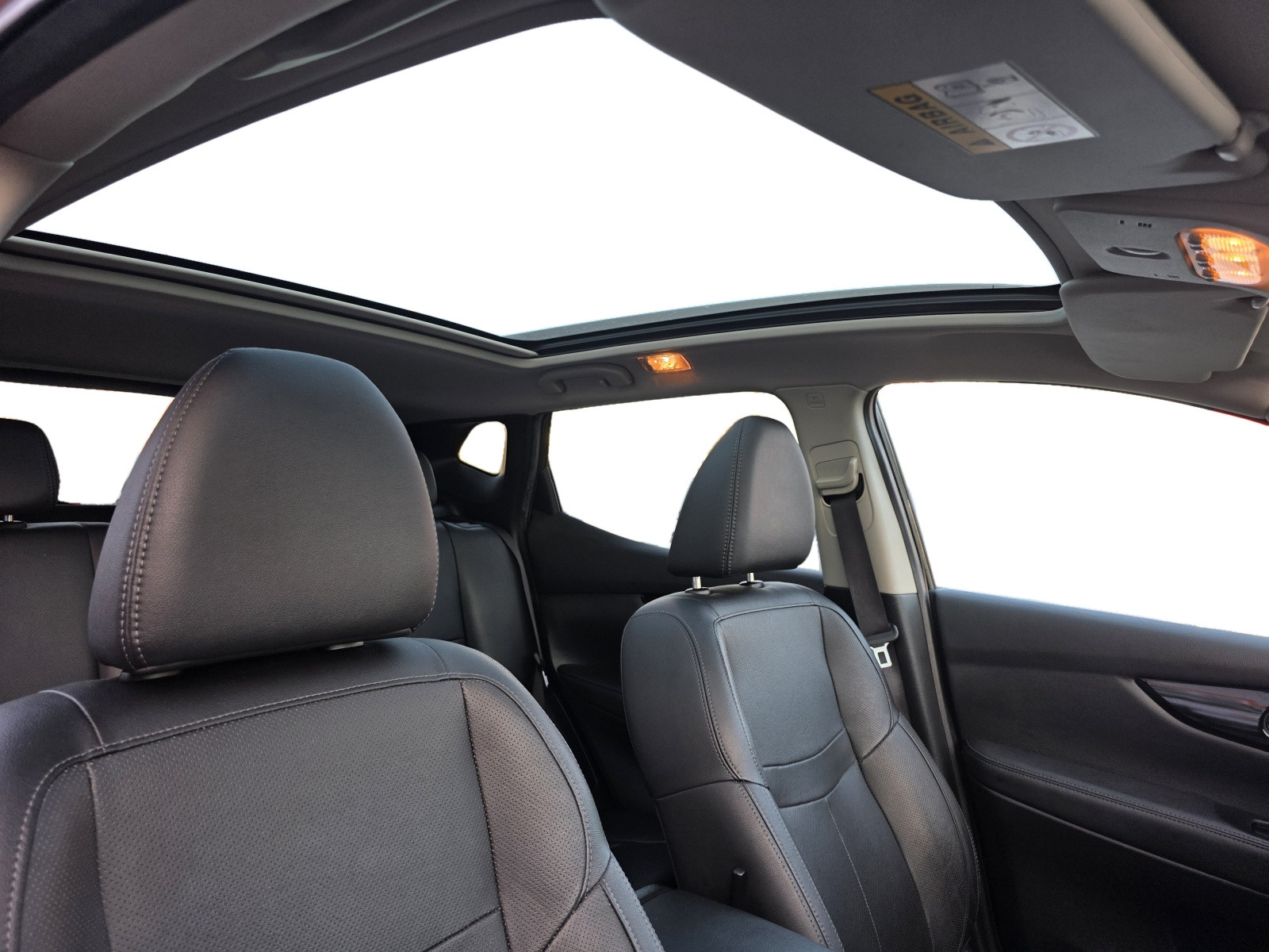 
                                                Voiture
                                                 NISSAN QASHQAI - 1.6 dCi 130 CV 360° - 7 CV