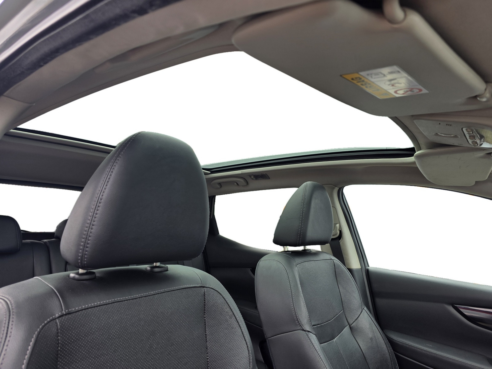 
                                                Voiture
                                                 NISSAN QASHQAI - 1.6 dCi 130 CV TEKNA - 7 CV