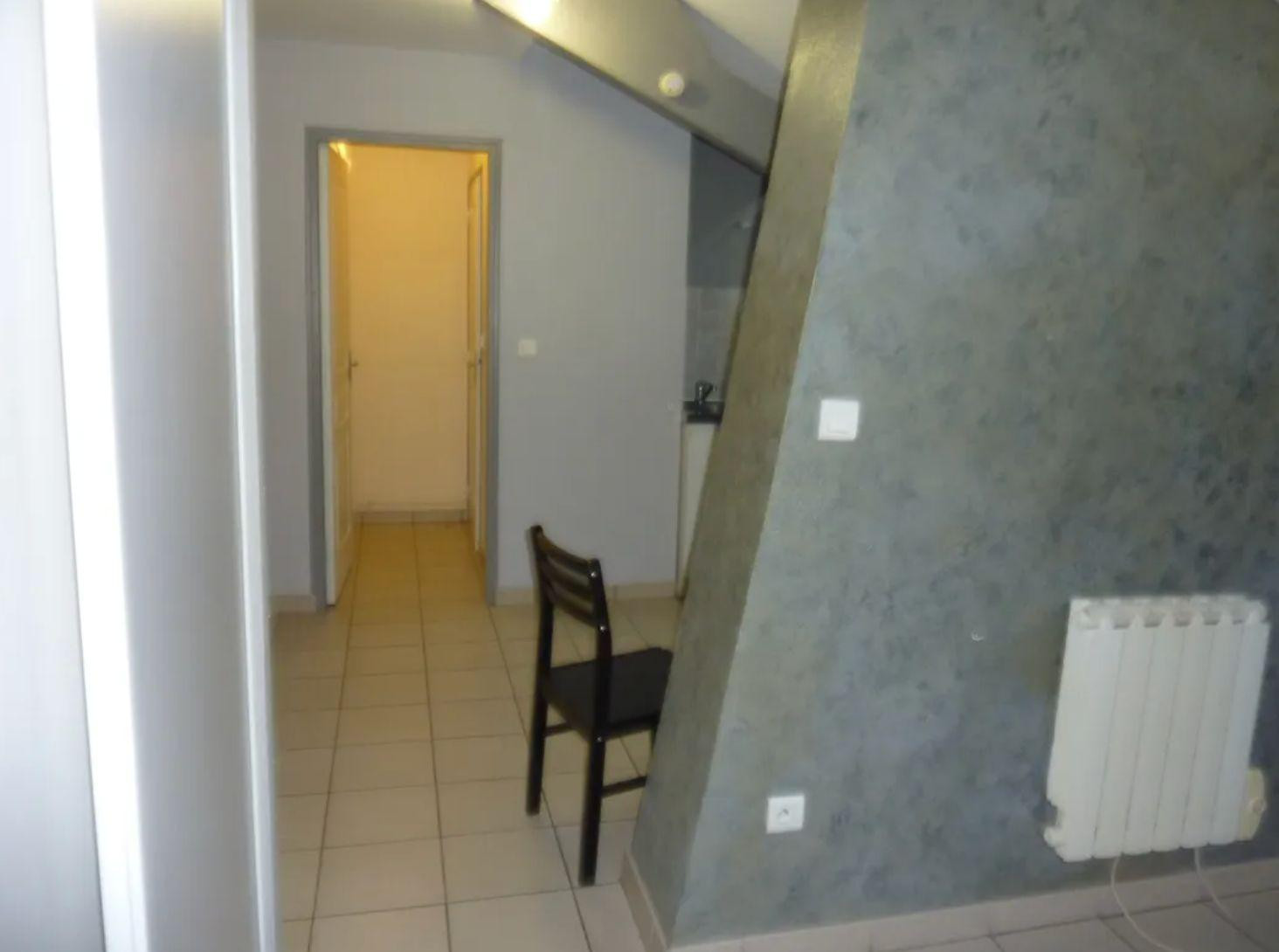 
                                                Location
                                                 NOISY-LE-SEC Centre- Studio 22m2-