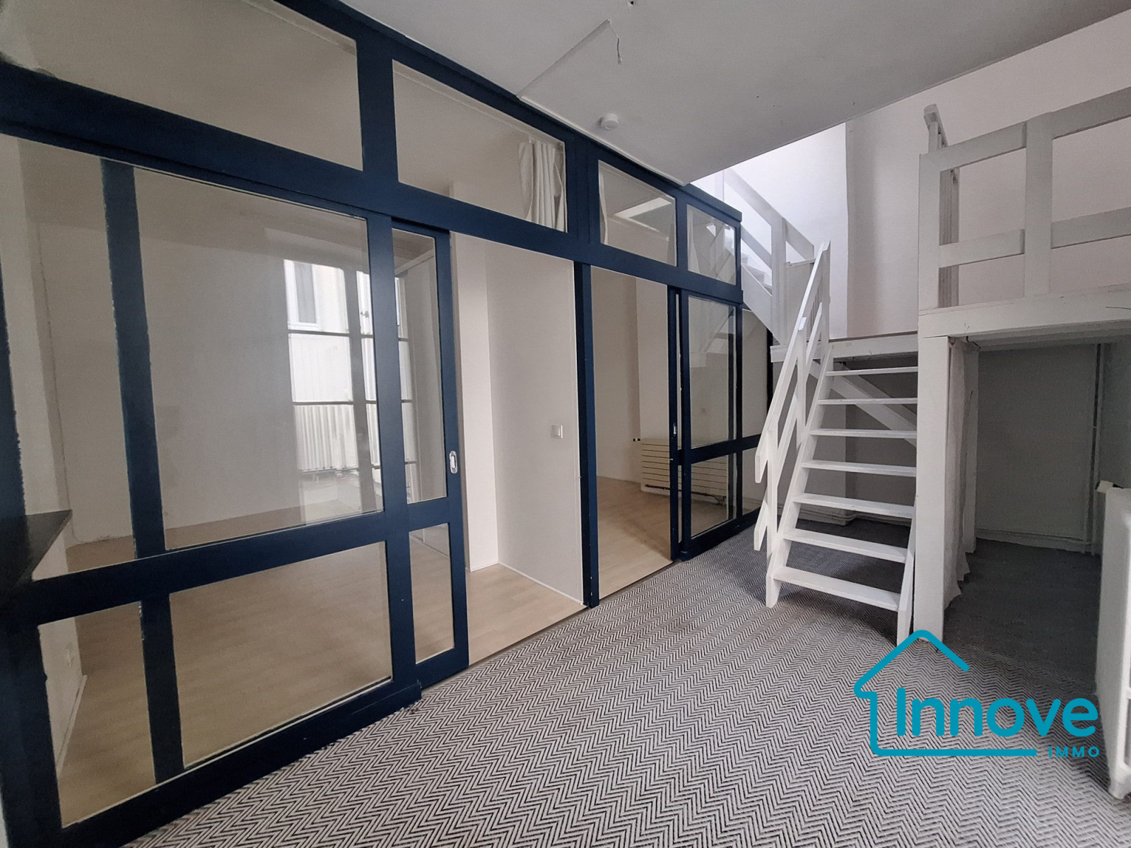 
                                                Vente
                                                 Notre-Dame : Appartement atypique avec 6 chambres et extérieur.