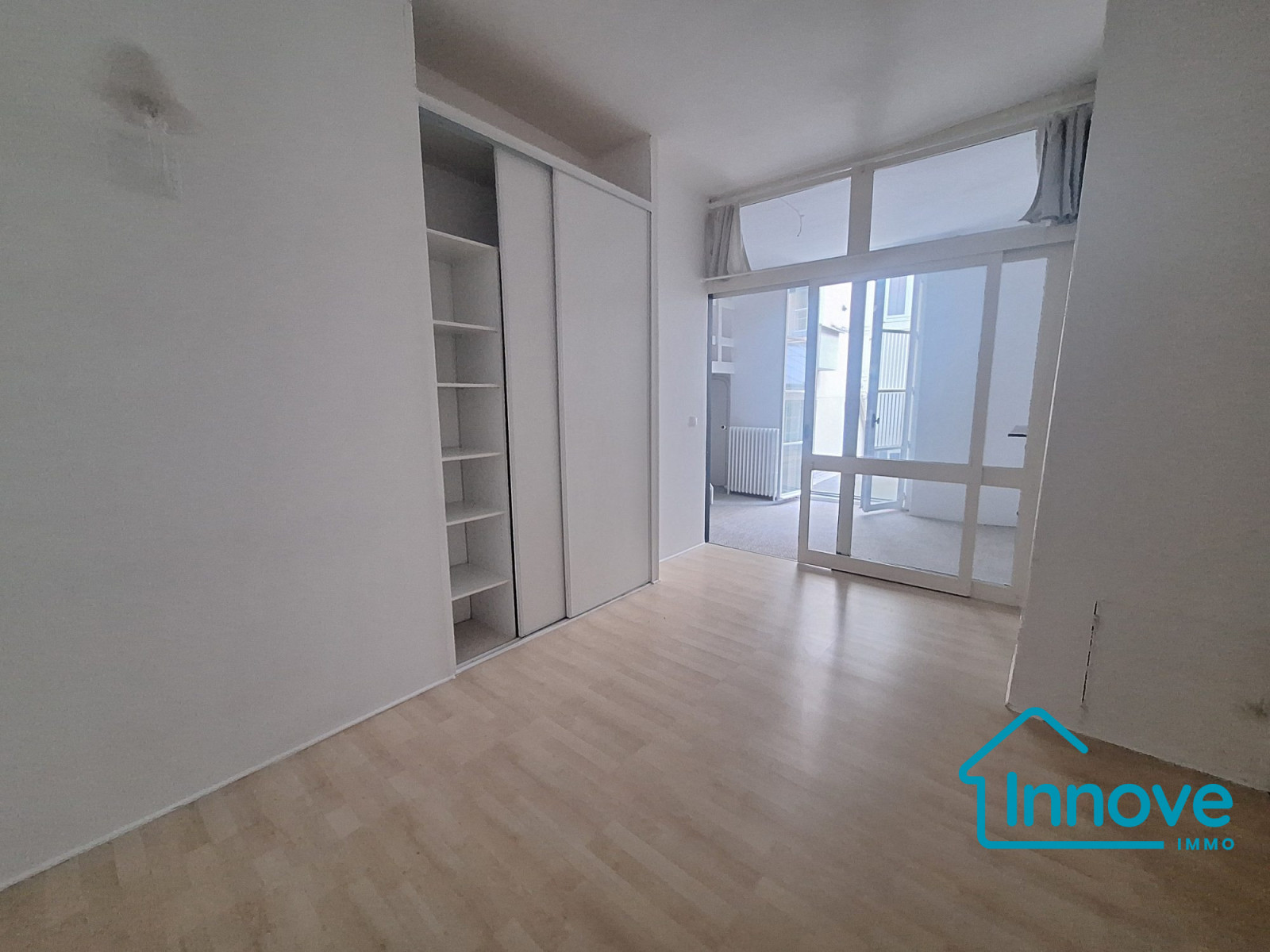 
                                                Vente
                                                 Notre-Dame : Appartement atypique avec 6 chambres et extérieur.