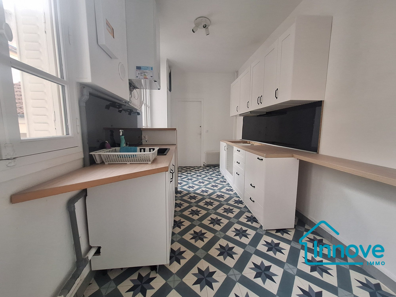 
                                                Vente
                                                 Notre-Dame : Appartement atypique avec 6 chambres et extérieur.