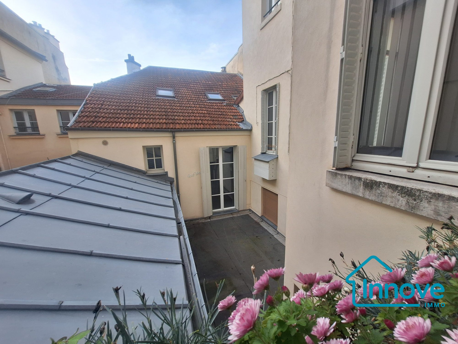 
                                                Vente
                                                 Notre-Dame : Appartement atypique avec 6 chambres et extérieur.