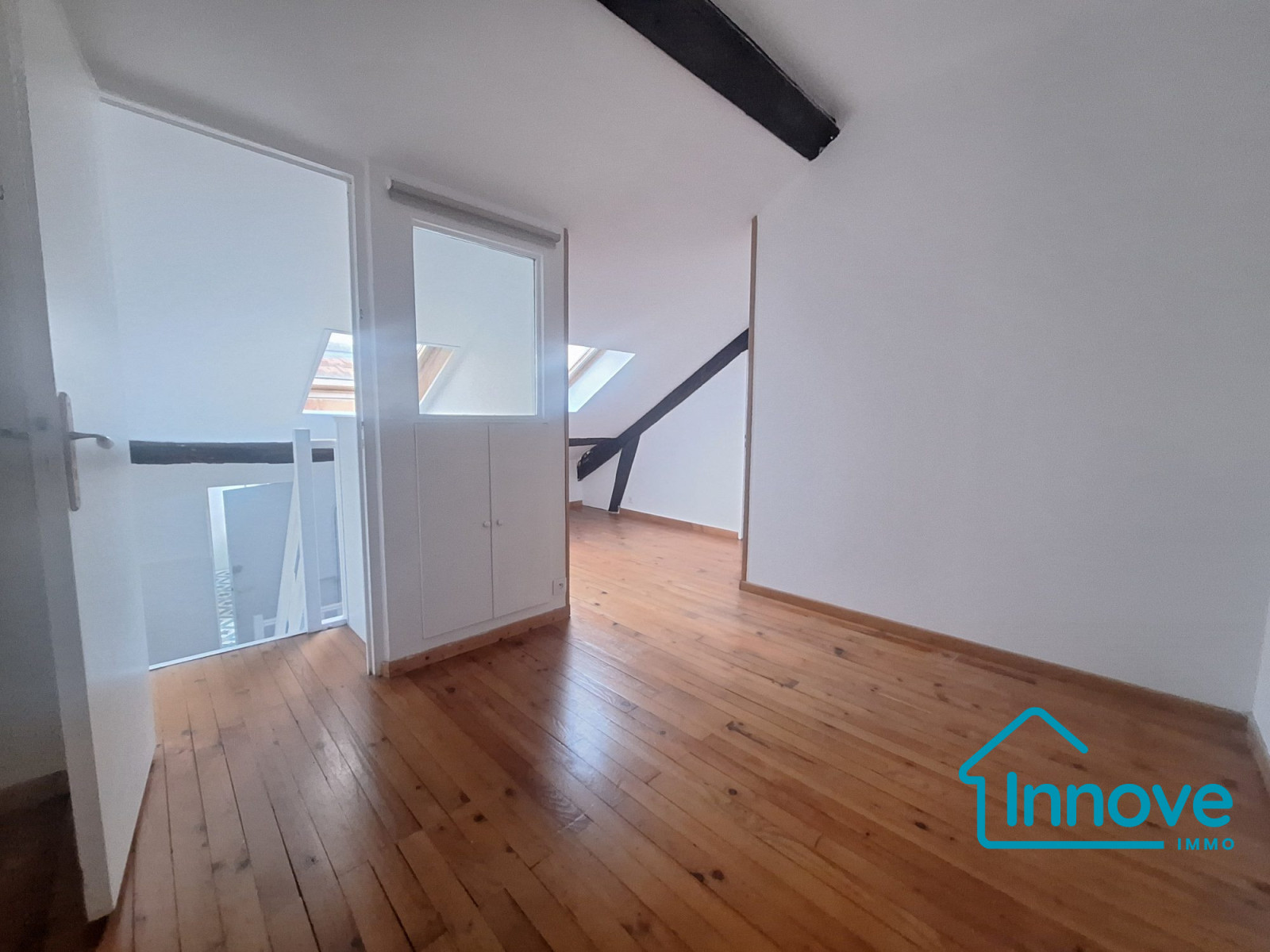 
                                                Vente
                                                 Notre-Dame : Appartement atypique avec 6 chambres et extérieur.