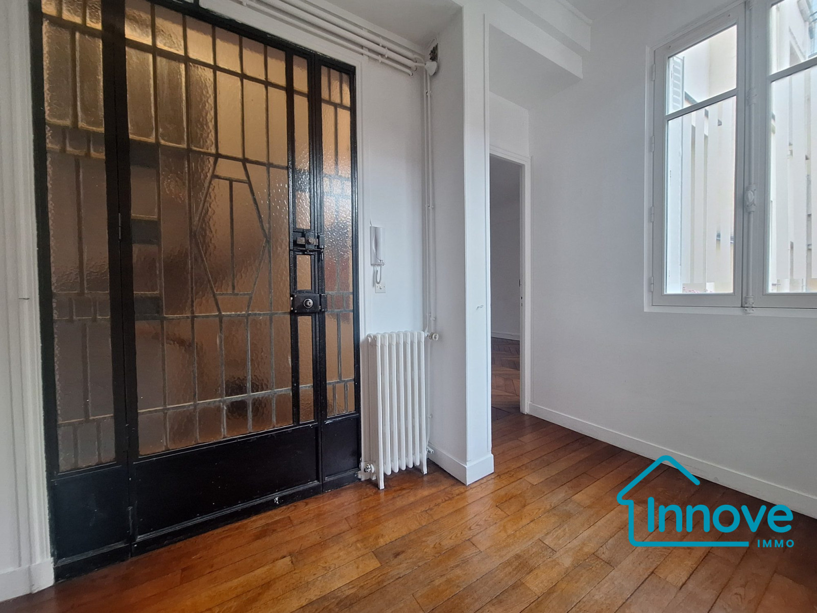 
                                                Vente
                                                 Notre-Dame : Appartement atypique avec 6 chambres et extérieur.