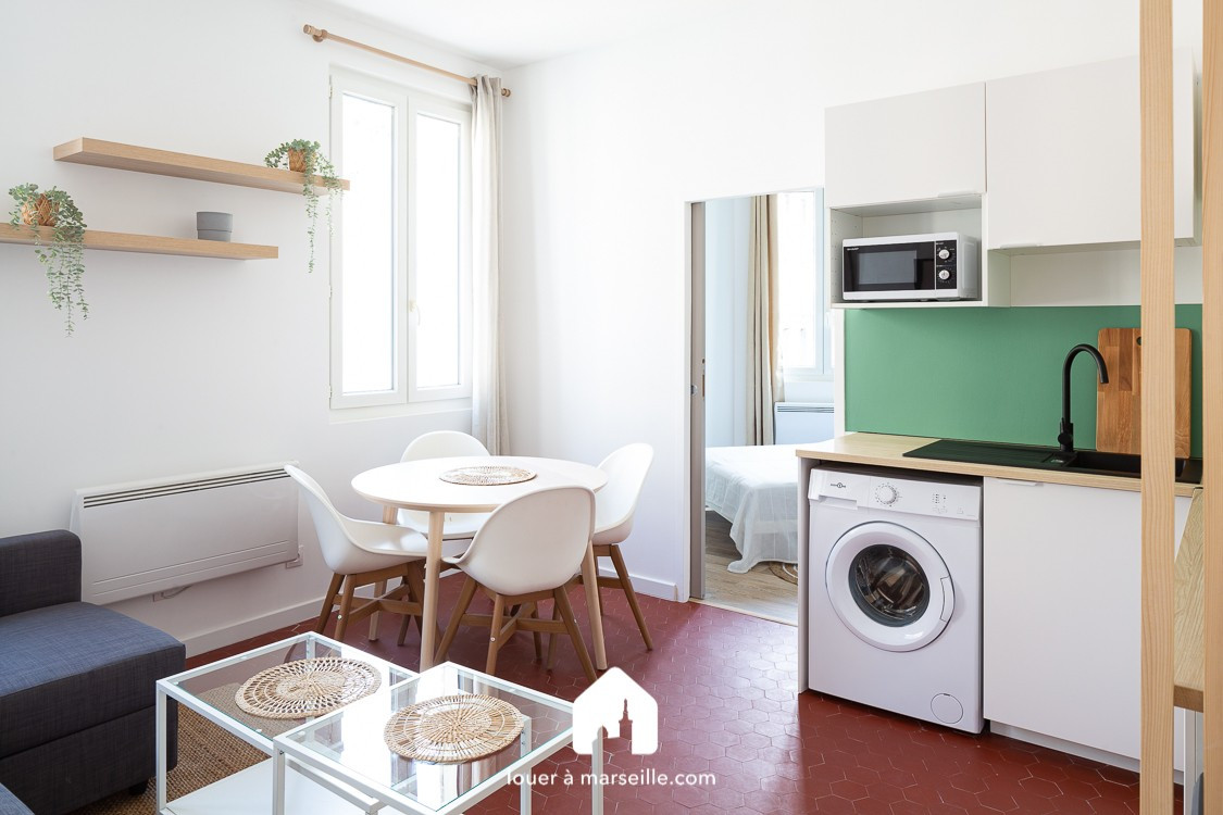 
                                                Location
                                                 NOTRE DAME DU MONT - LAM