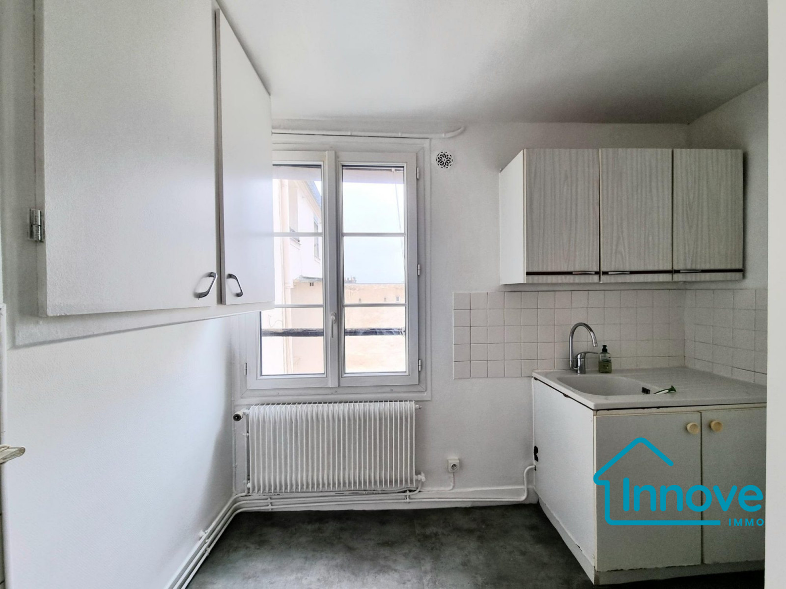 
                                                Vente
                                                 Notre Dame grand 2 pièces ancien 19ème,