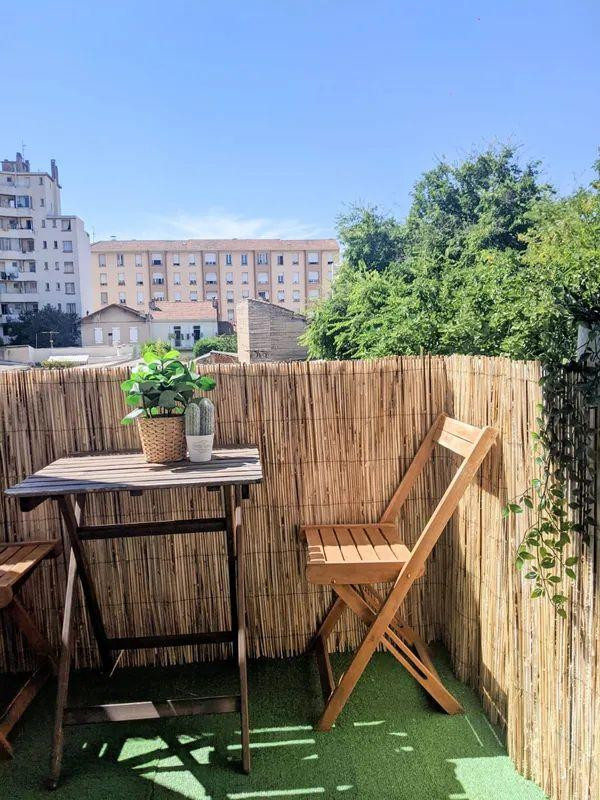 
                                                Colocation
                                                 Nouvelle colocation étudiante (filles) tt compris