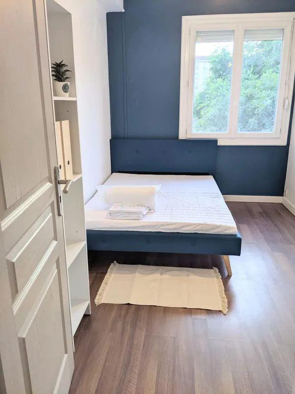 
                                                Colocation
                                                 Nouvelle colocation étudiante (filles) tt compris