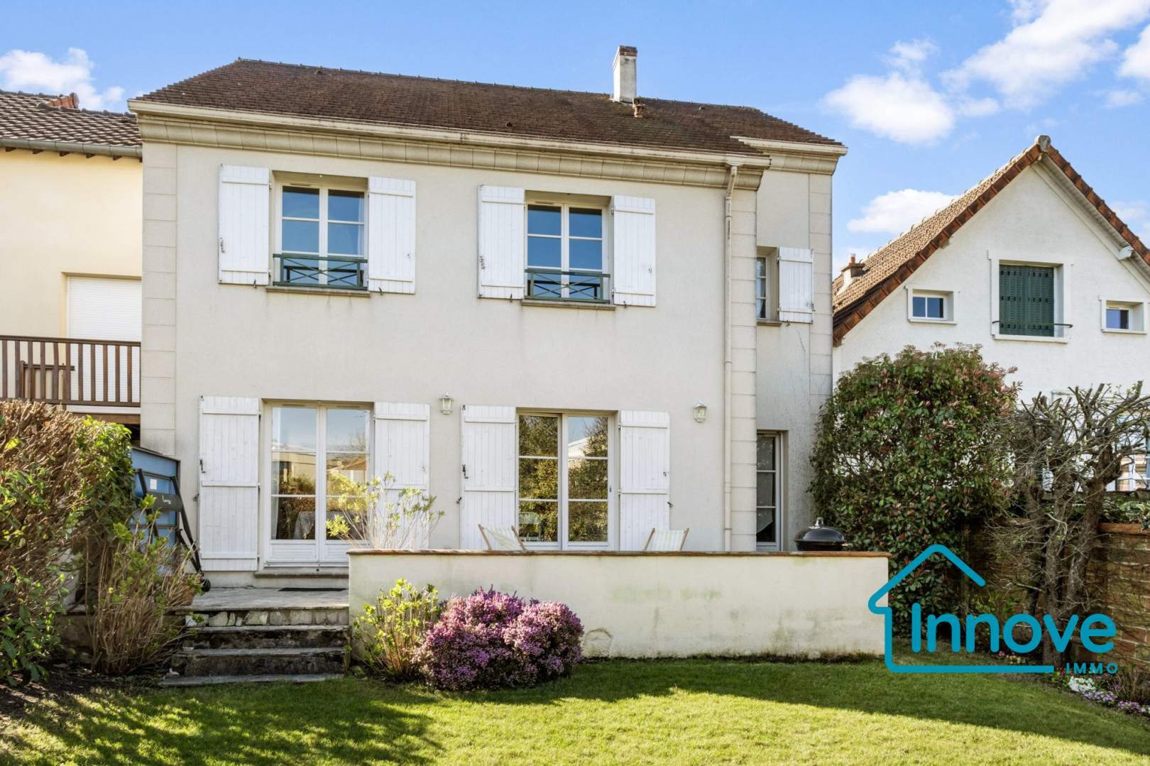 
                                                Vente
                                                 Nouvelle France : Belle maison familiale avec 5 chambres/1 burea