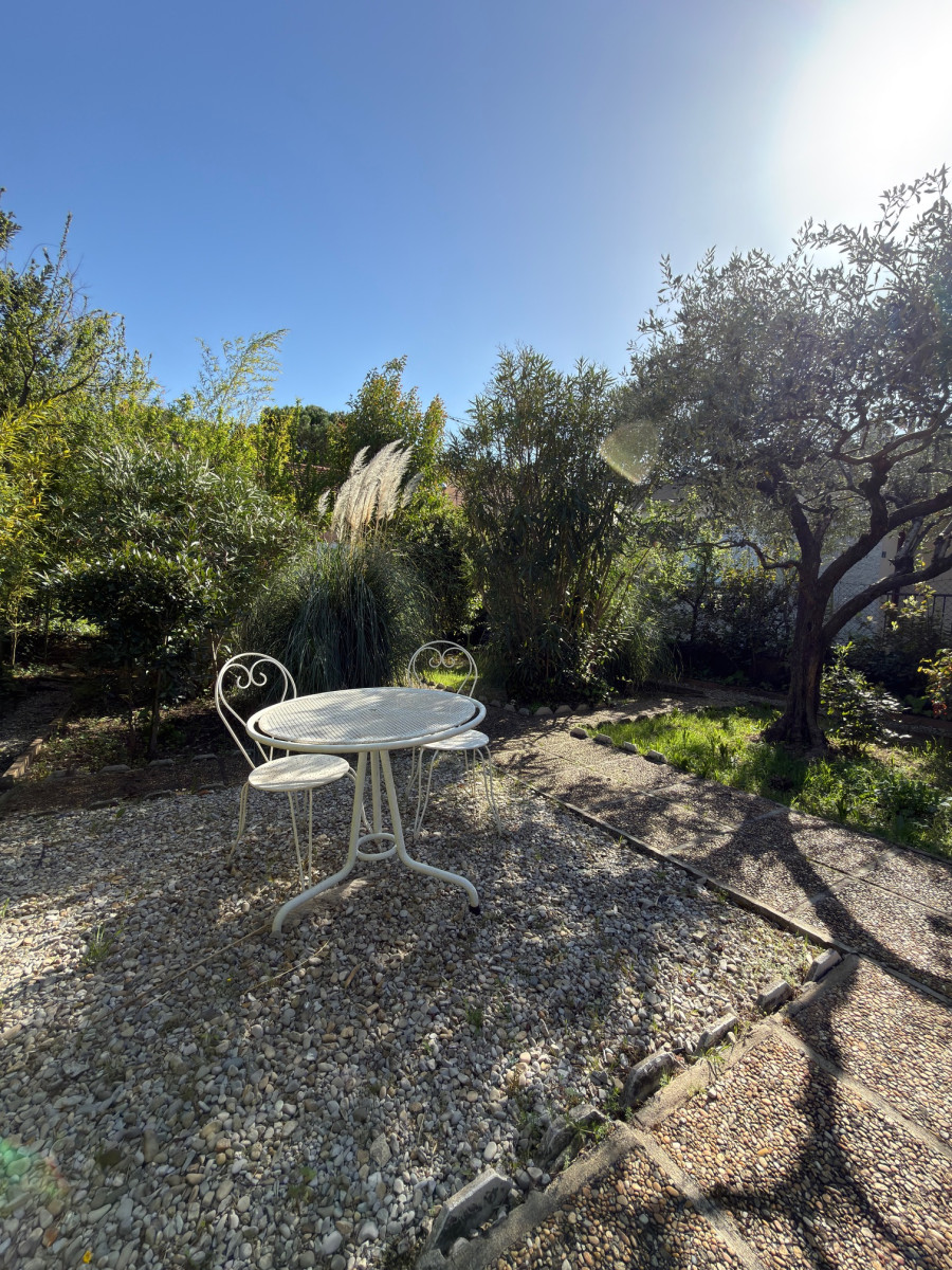 
                                                Vente
                                                 NYONS Centre DROME PROVENCALE VILLA 185M² 5 Chambres JARDIN 500M² TERRASSE PLEIN SUD