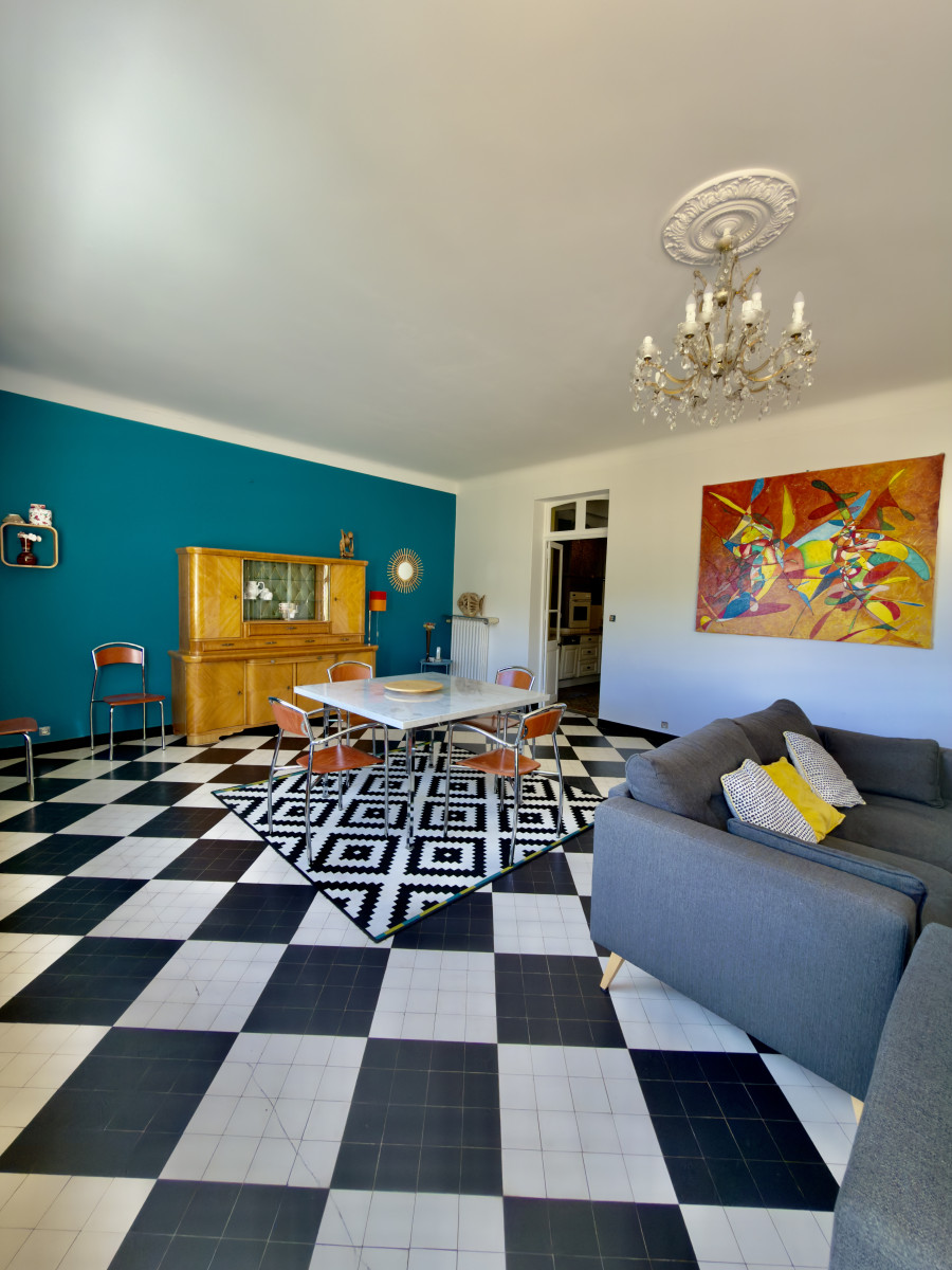 
                                                Vente
                                                 NYONS Centre DROME PROVENCALE VILLA 185M² 5 Chambres JARDIN 500M² TERRASSE PLEIN SUD