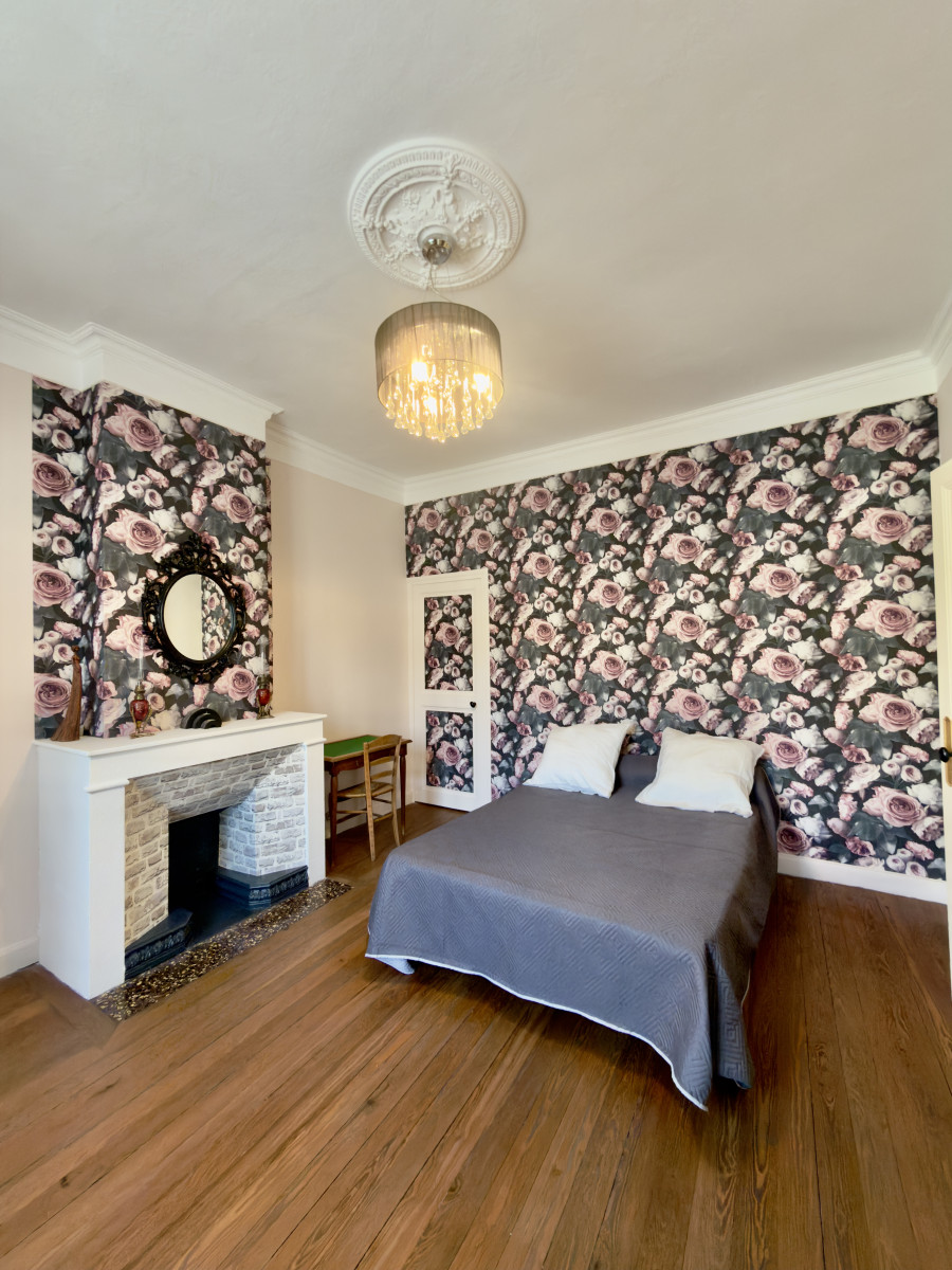 
                                                Vente
                                                 NYONS Centre DROME PROVENCALE VILLA 185M² 5 Chambres JARDIN 500M² TERRASSE PLEIN SUD