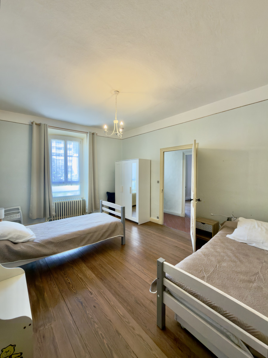 
                                                Vente
                                                 NYONS Centre DROME PROVENCALE VILLA 185M² 5 Chambres JARDIN 500M² TERRASSE PLEIN SUD
