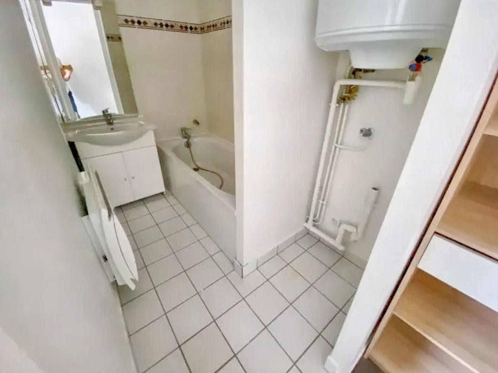 
                                                Location
                                                 Occasion rare : charmant duplex, idéalement situé