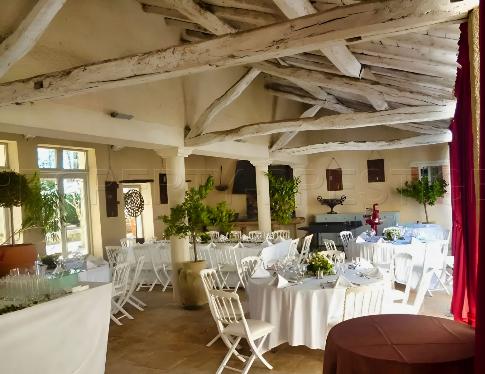 
                                                Vente
                                                 OCCITANIE DOMAINE MARIAGES EVENEMENTIEL 2,8 HA