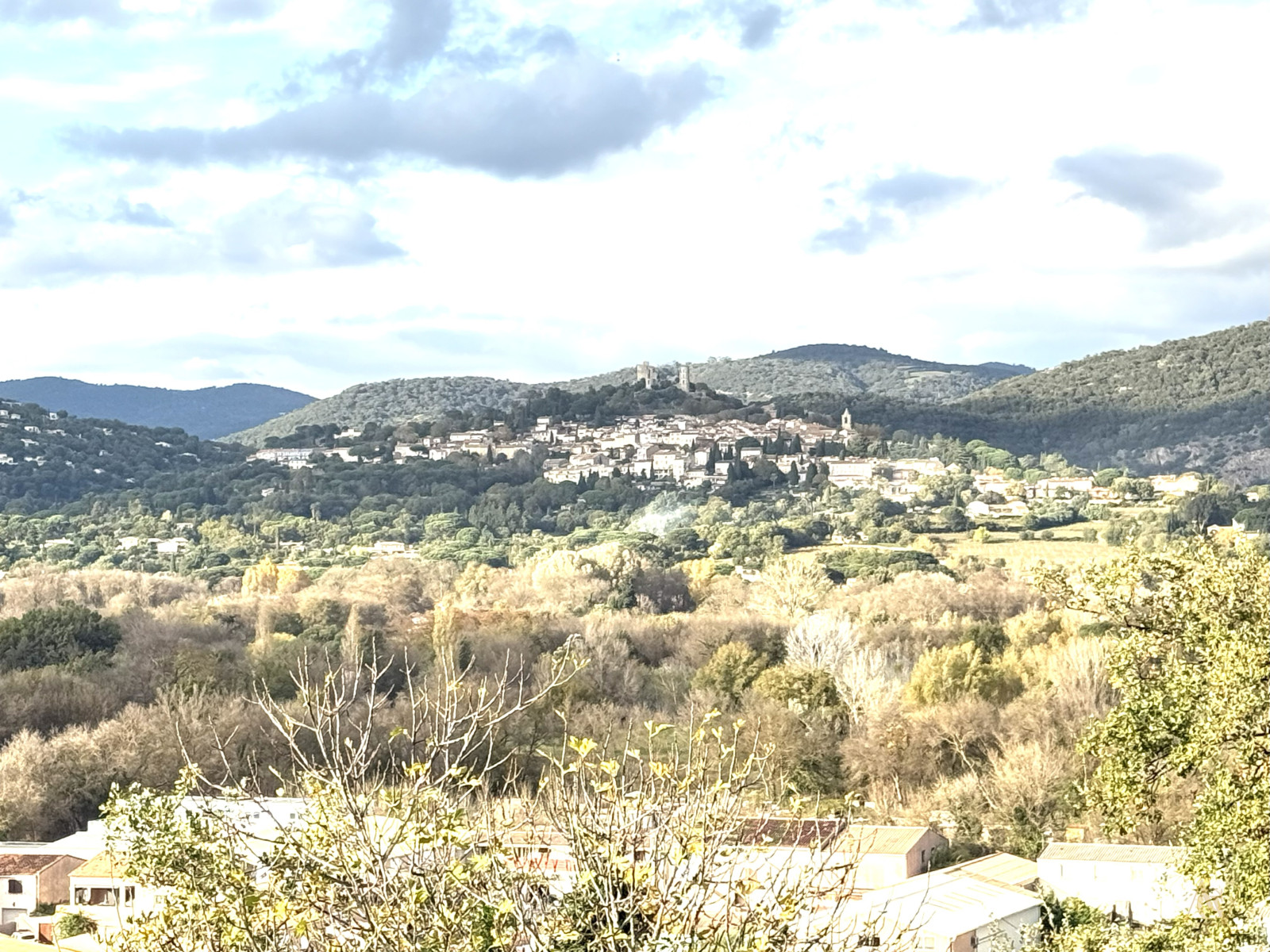 
                                                Vente
                                                 OFFRES EXCLUSIVES sur ce T3 de 65 m² avec terrasse et vue dégagée sur Grimaud à Cogolin
