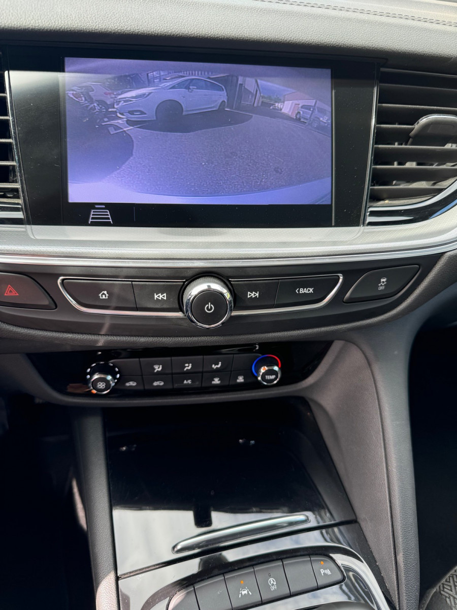 
                                                Voiture
                                                 Opel Insigna Sport Tourer 1.6 cdti 136CH BUSINESS