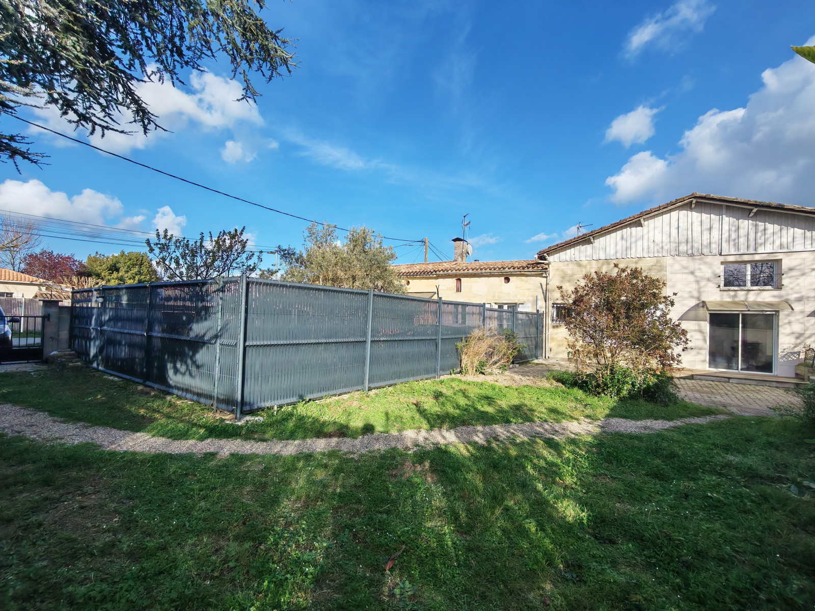 
                                                Vente
                                                 Opportunité à IZON